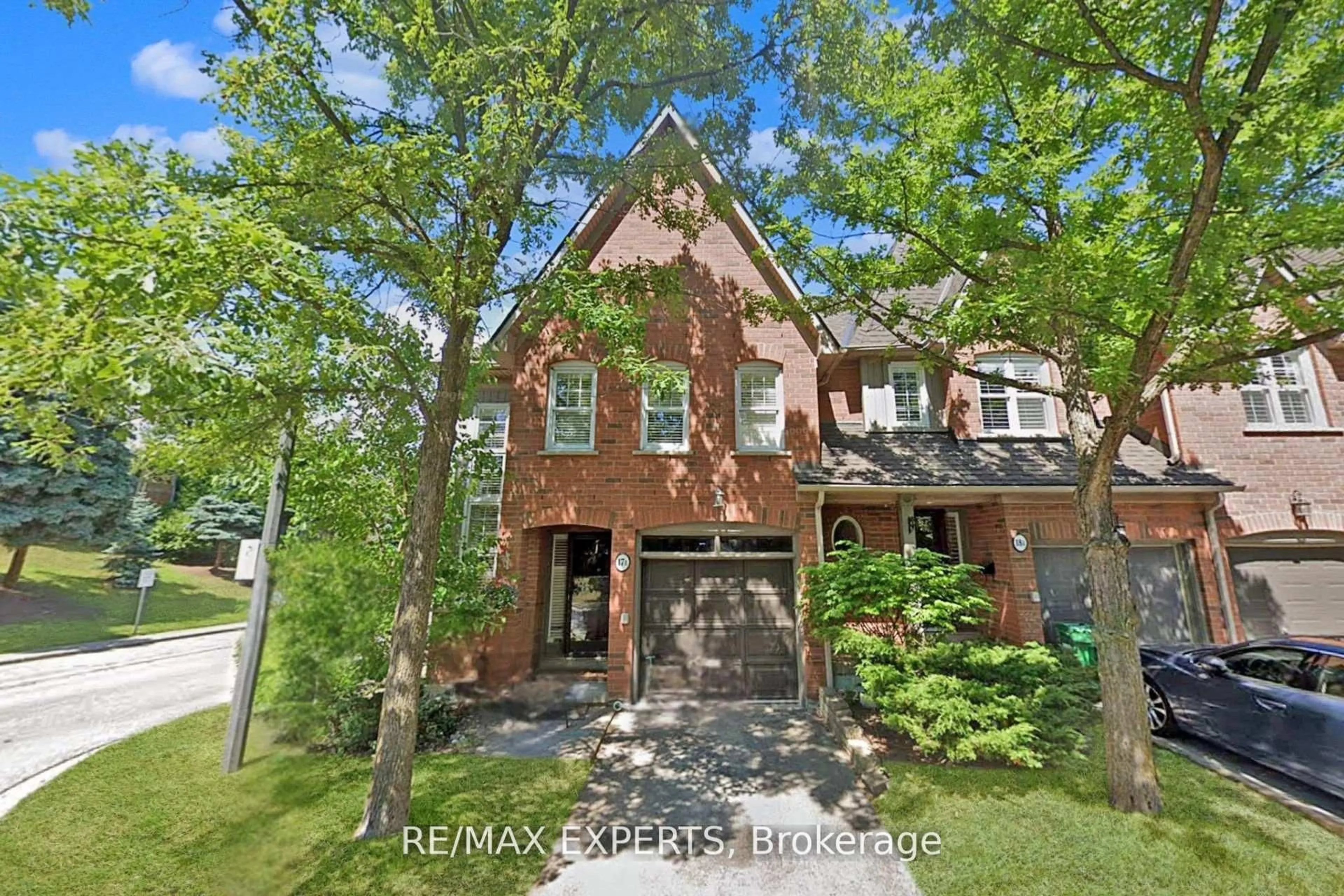 Home with brick exterior material, street for 1084 Queen St #17B, Mississauga Ontario L5H 4K4