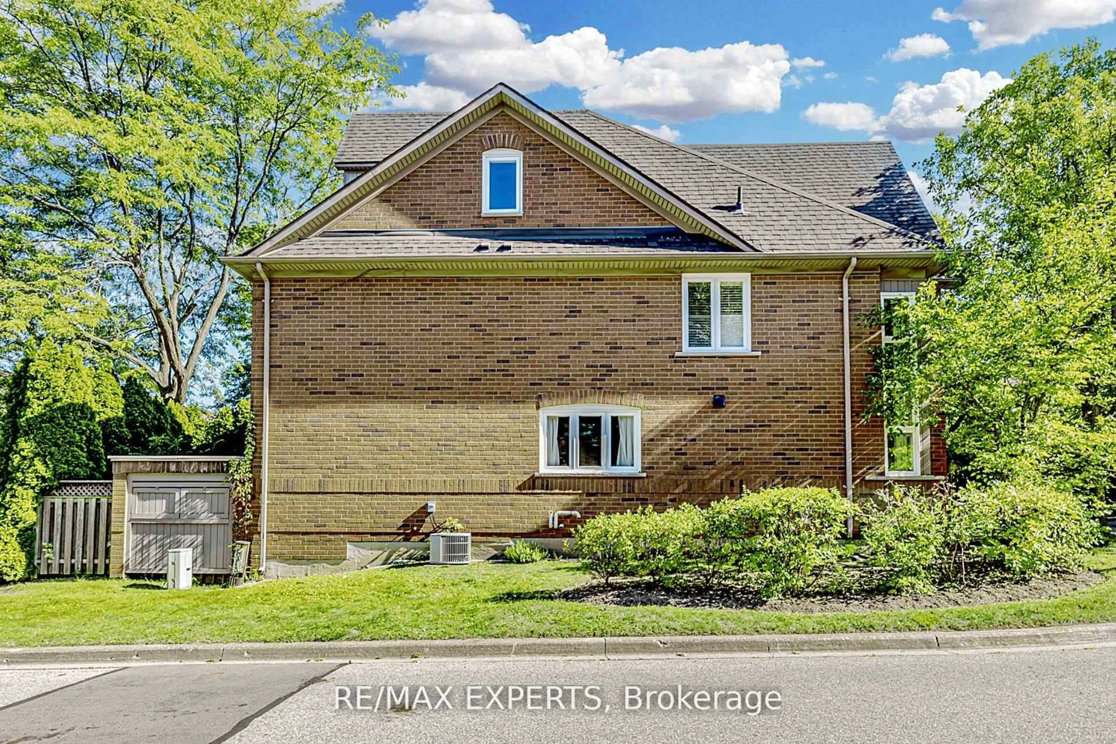 Home with brick exterior material, street for 1084 Queen St #17B, Mississauga Ontario L5H 4K4