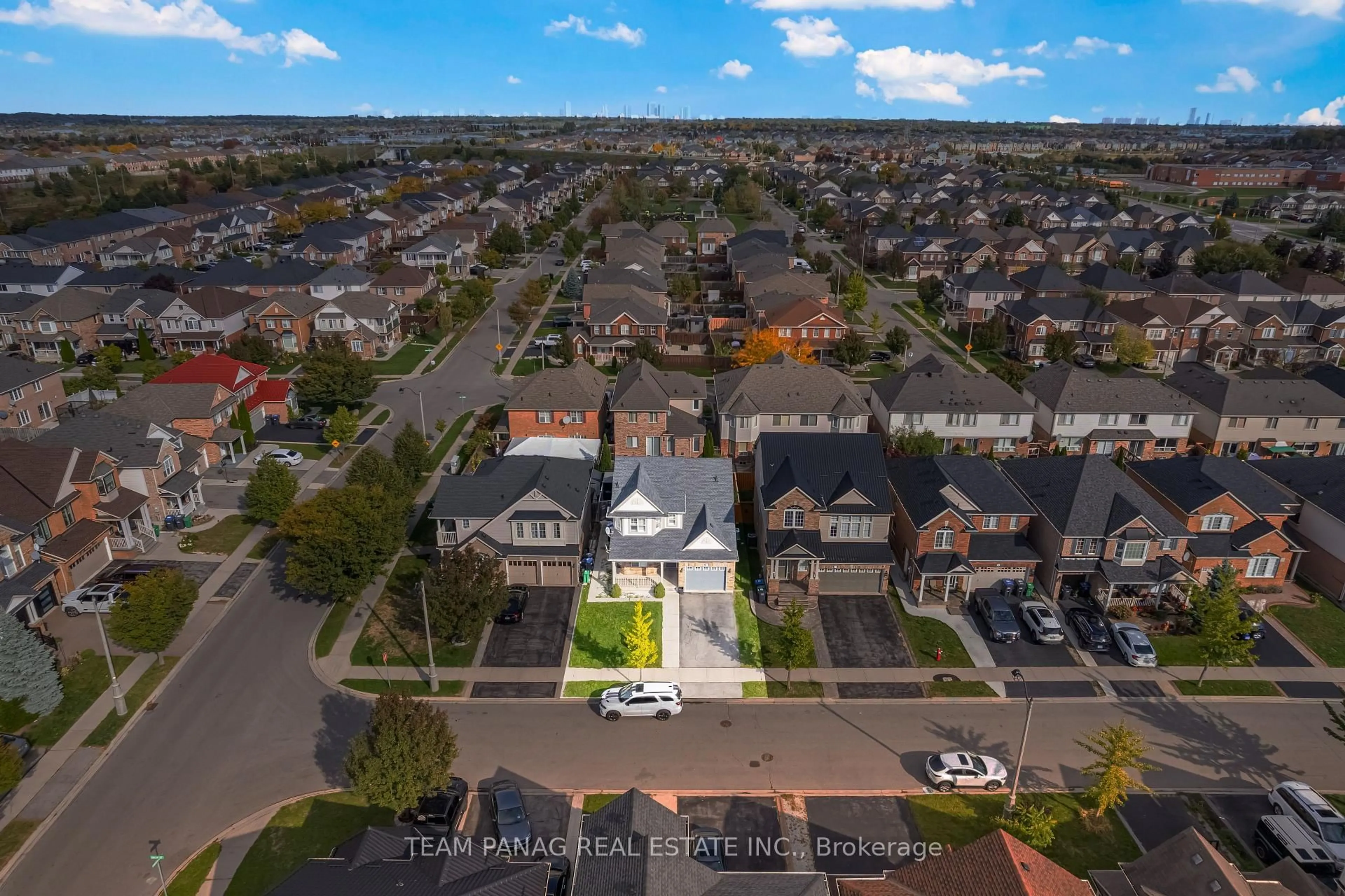 A pic from outside/outdoor area/front of a property/back of a property/a pic from drone, street for 29 Dalia St, Brampton Ontario L6X 0L2