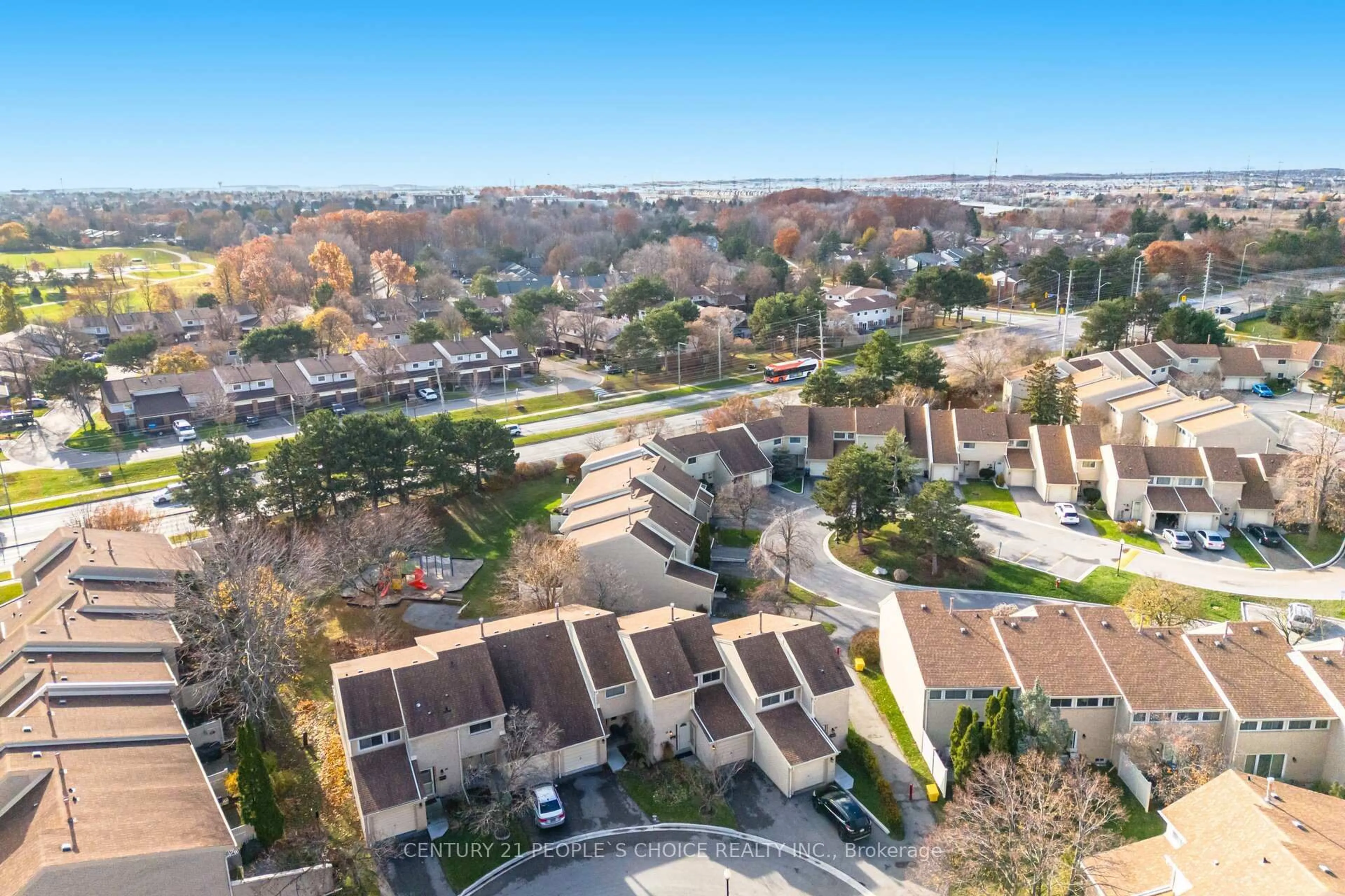 A pic from outside/outdoor area/front of a property/back of a property/a pic from drone, city buildings view from balcony for 4171 Glen Erin Dr #25, Mississauga Ontario L5L 2G3