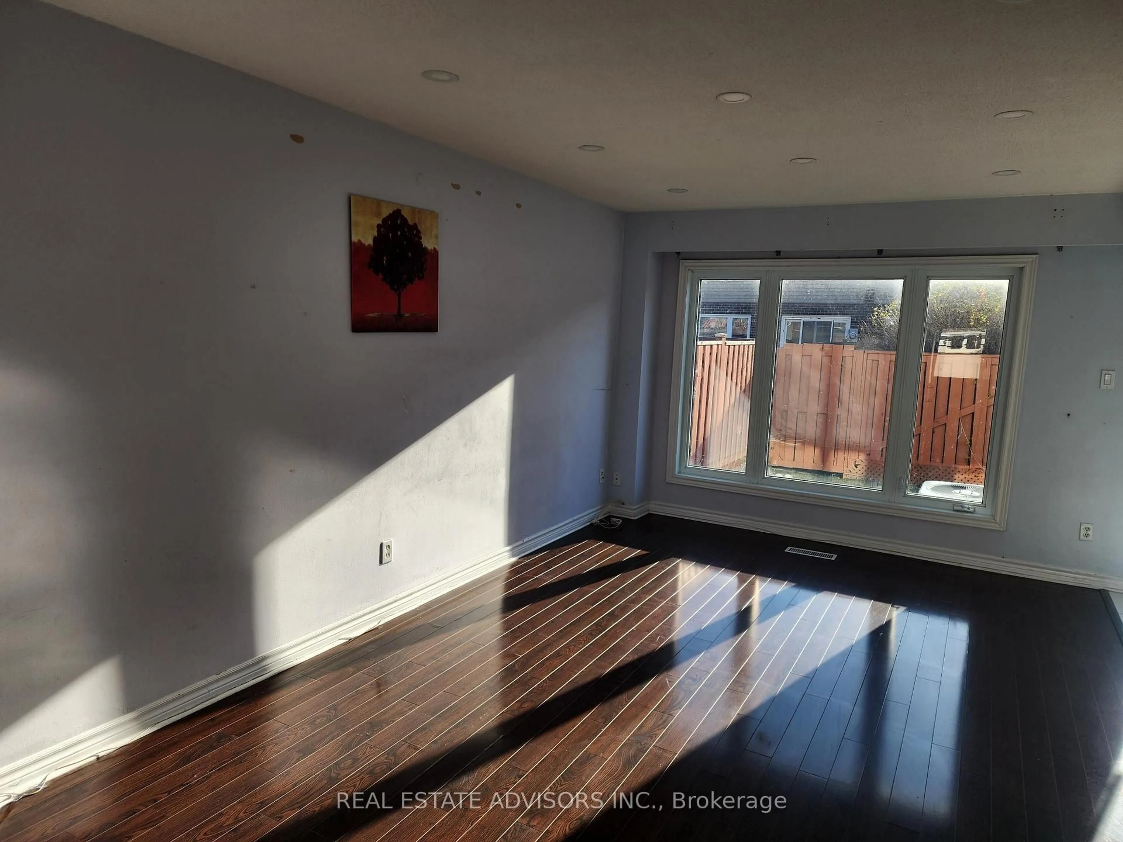 A pic of a room for 58 Carisbrooke Crt #58, Brampton Ontario L6S 3K1