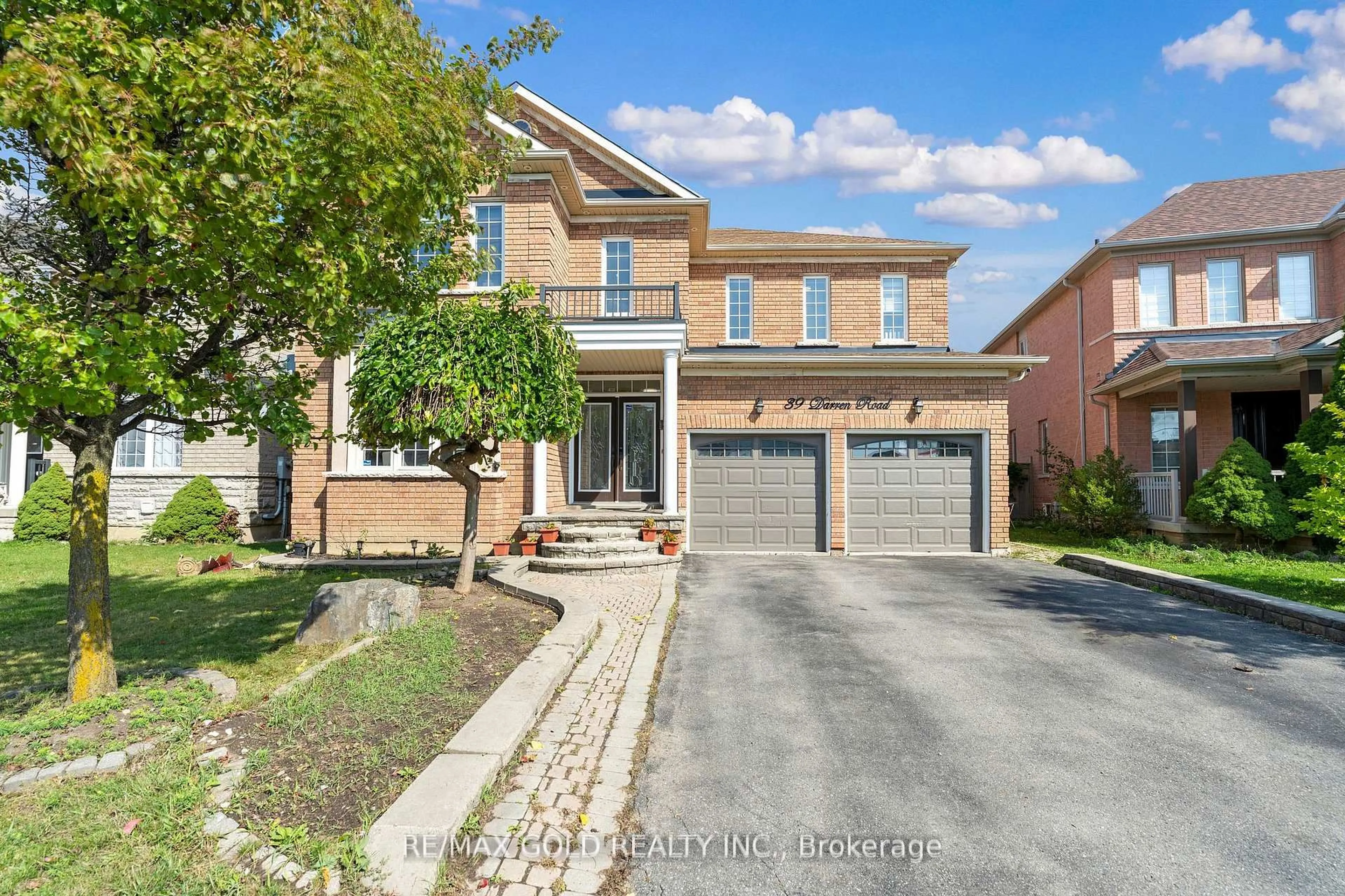 Home with brick exterior material, street for 39 Darren Rd, Brampton Ontario L6P 1Z5