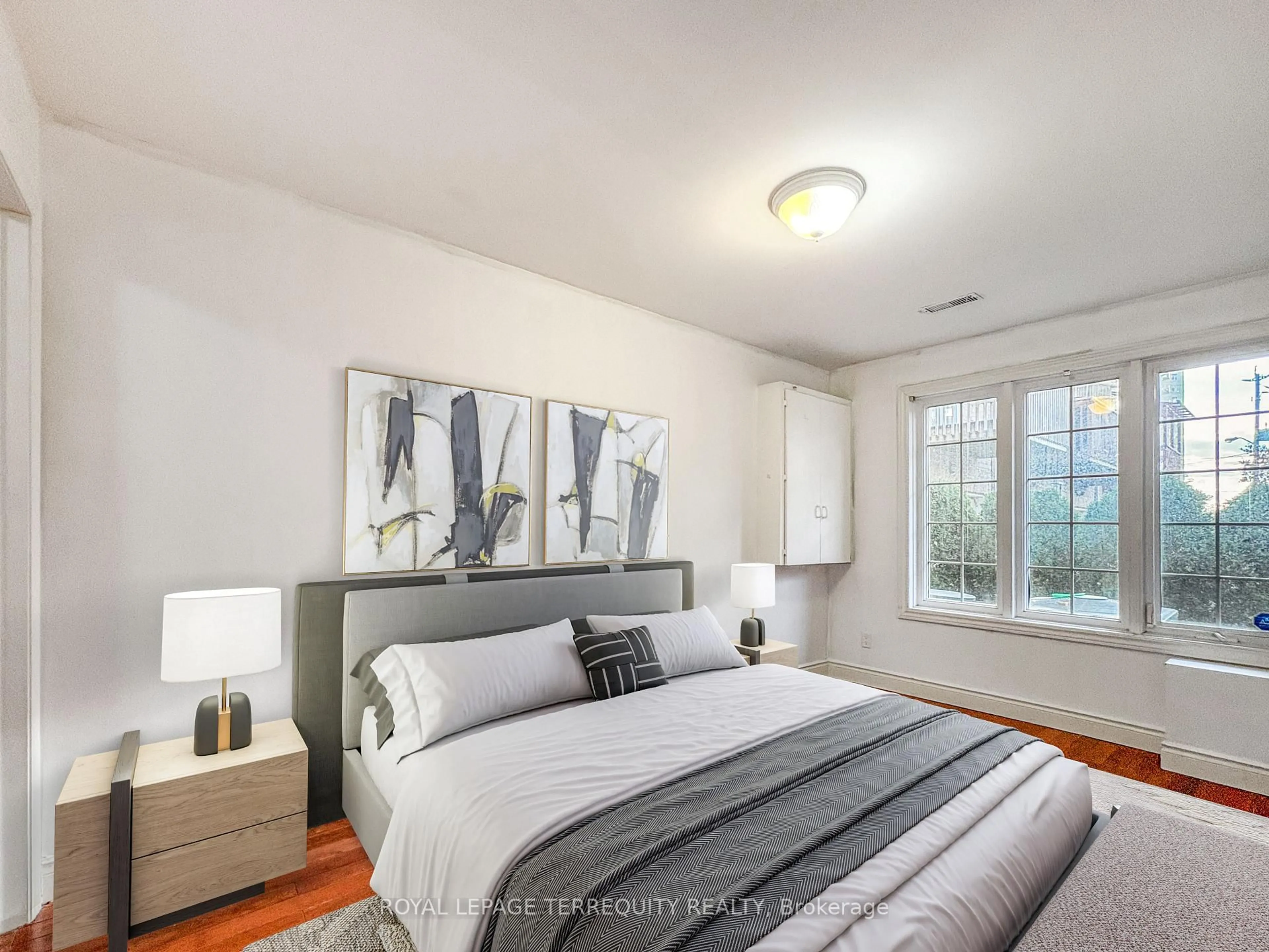 Bedroom with bed, unknown for 25 Bijou Walk, Toronto Ontario M6M 5L7