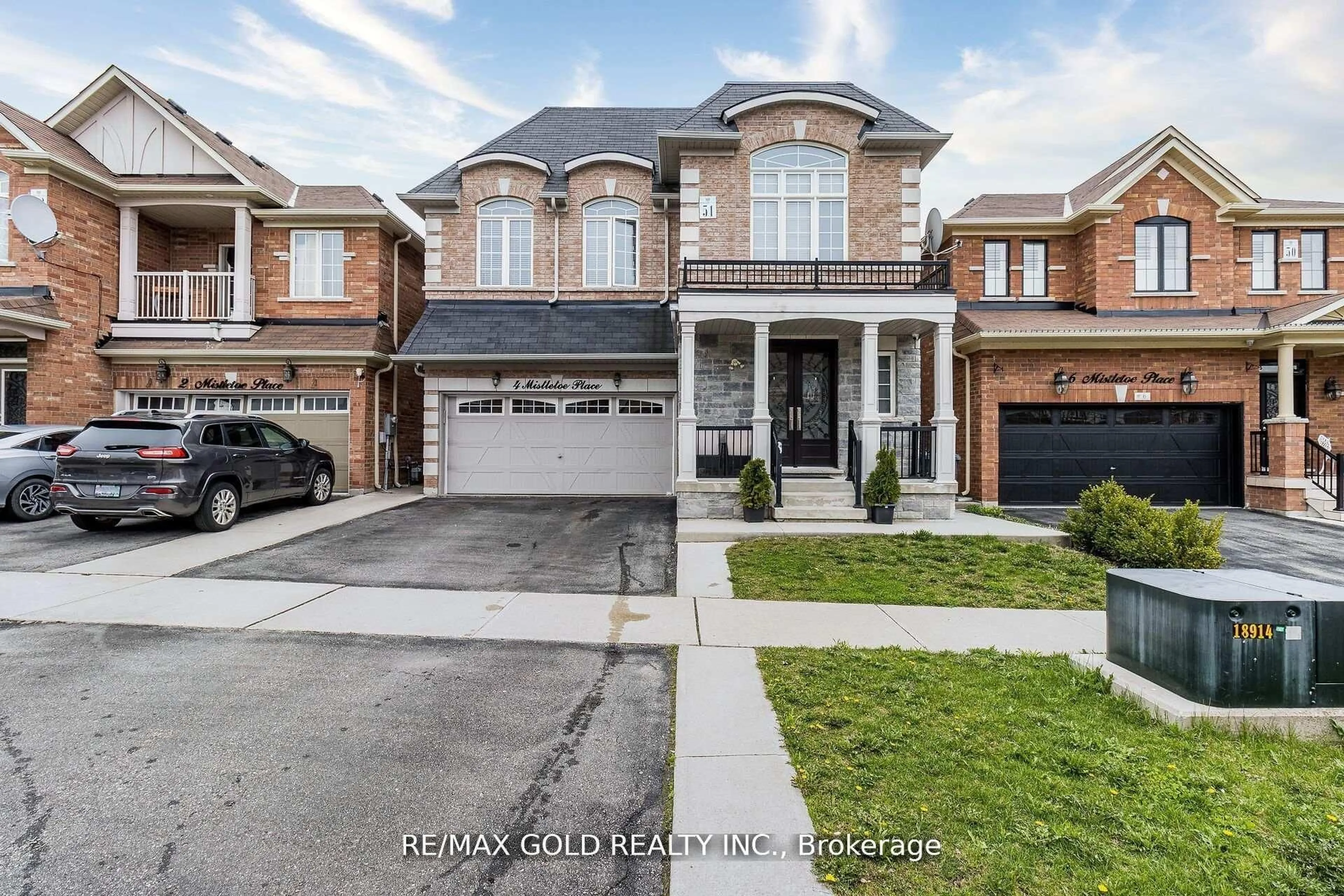 Home with brick exterior material, street for 4 Mistletoe Pl, Brampton Ontario L6Y 0G4