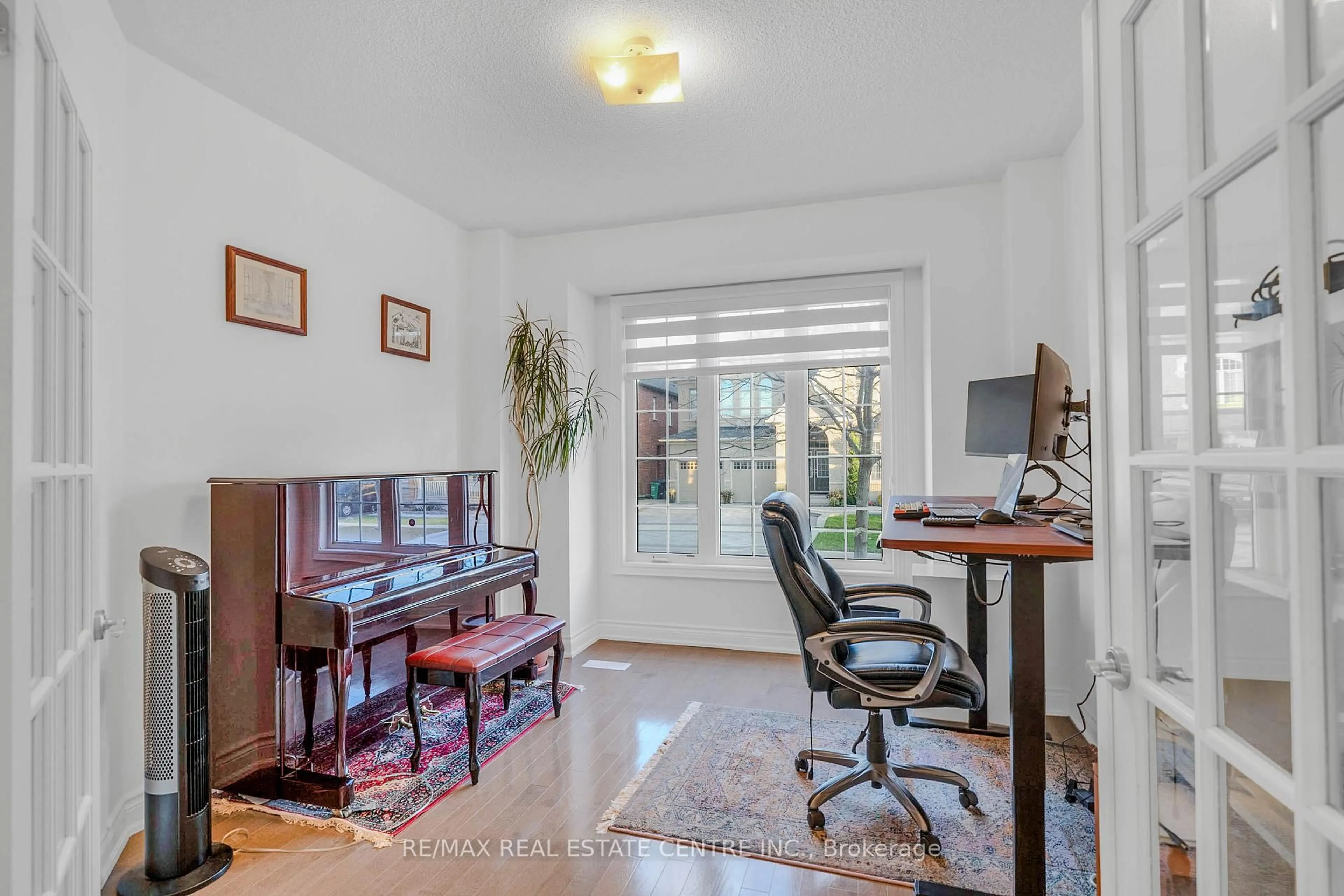 Unknown for 11 Mistyglen Cres, Brampton Ontario L6Y 0X2