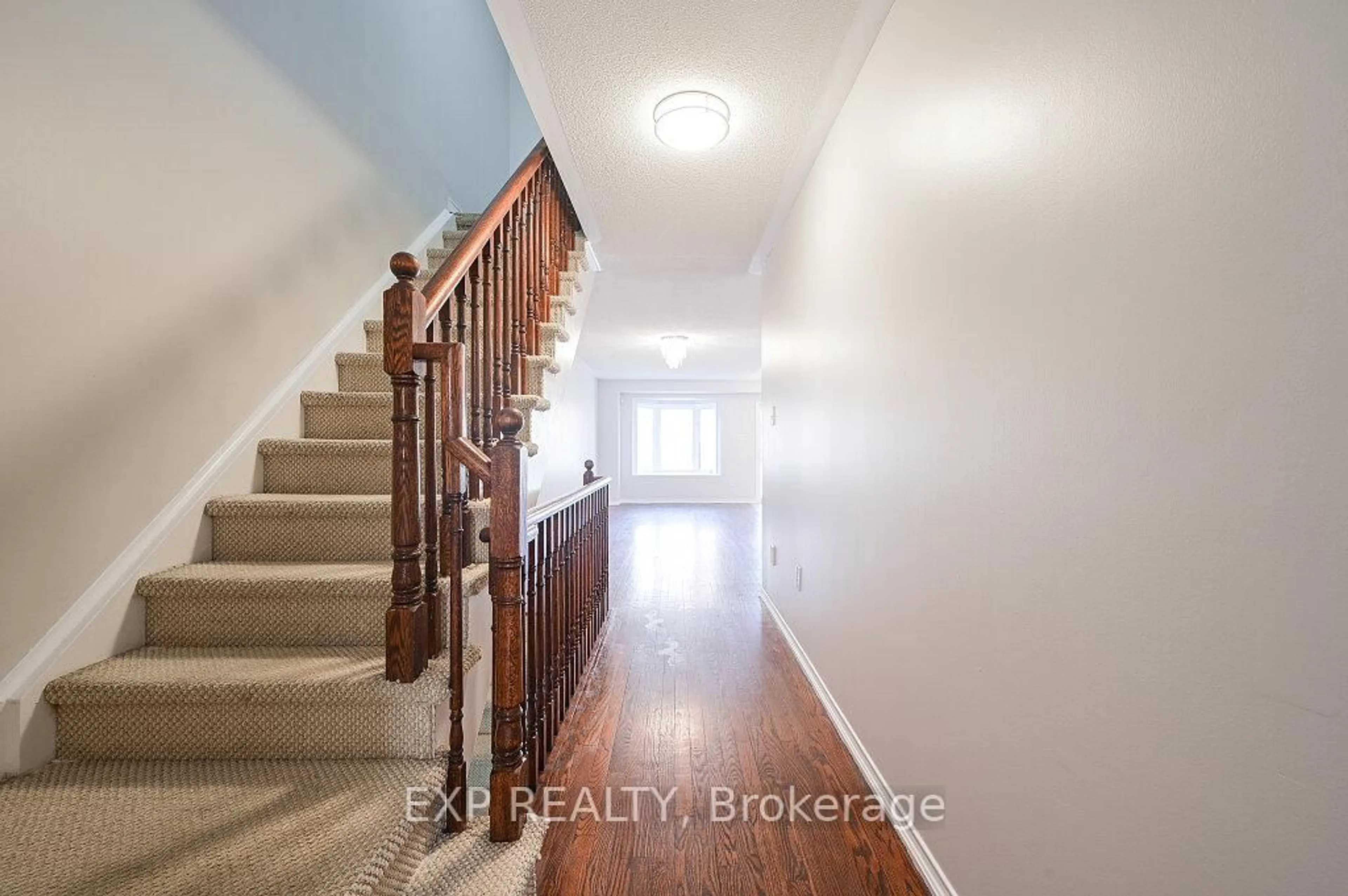 Indoor entryway for 5255 Palmetto Pl #144, Mississauga Ontario L5M 0H2