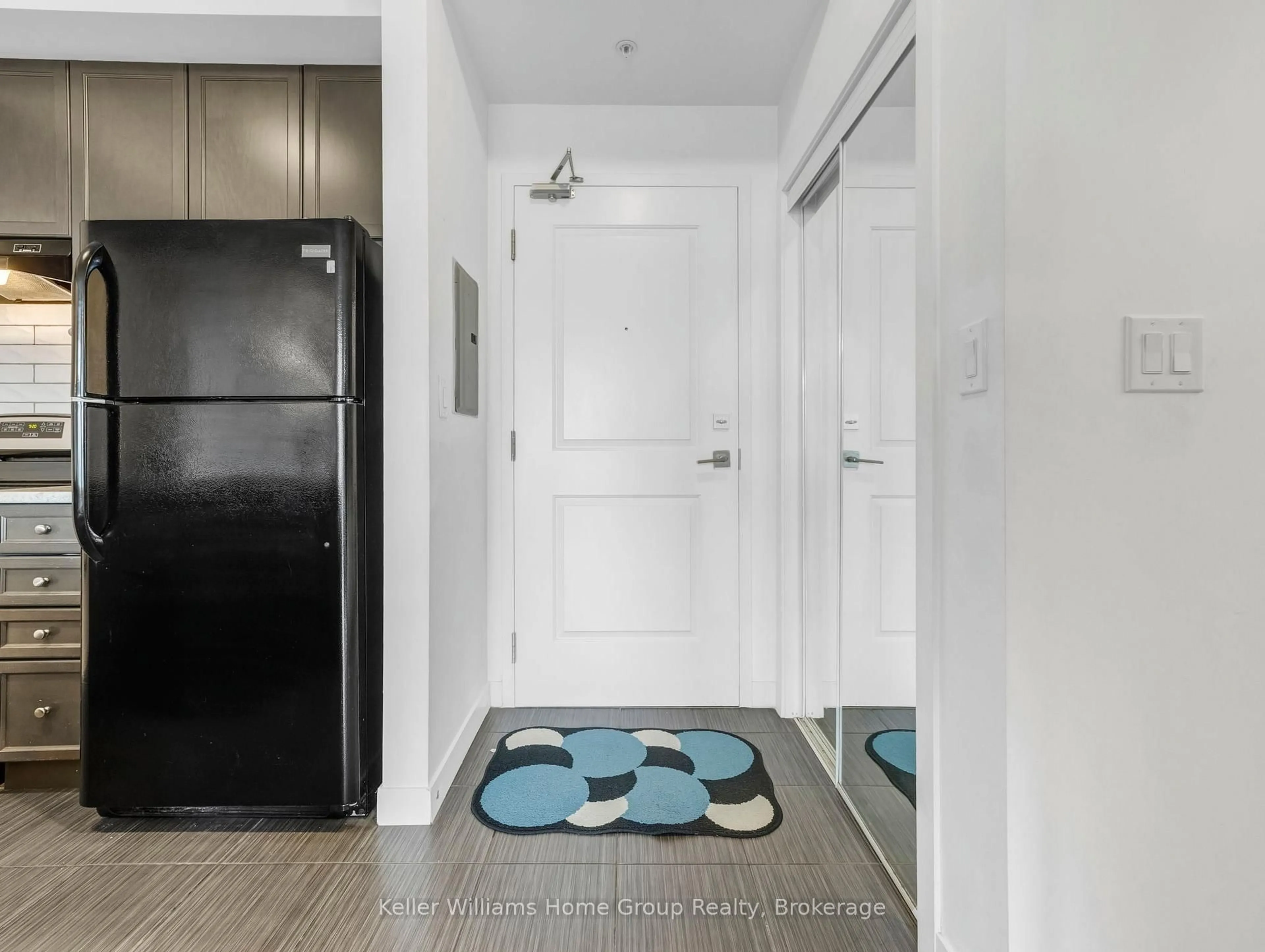 Indoor entryway for 5020 Corporate Dr #308, Burlington Ontario L7L 0H7