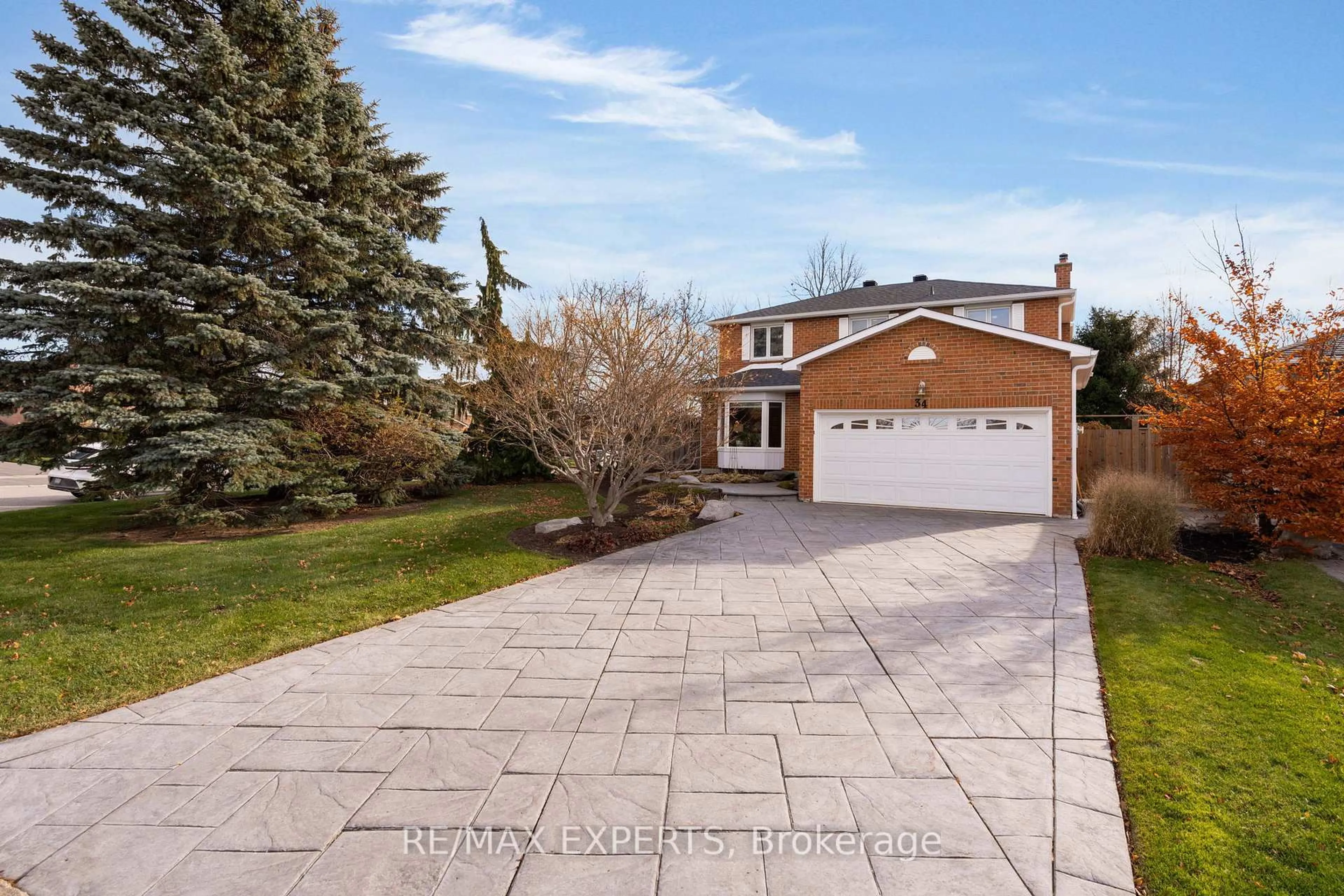 A pic from outside/outdoor area/front of a property/back of a property/a pic from drone, street for 34 Goodfellow Cres, Caledon Ontario L7E 5X4