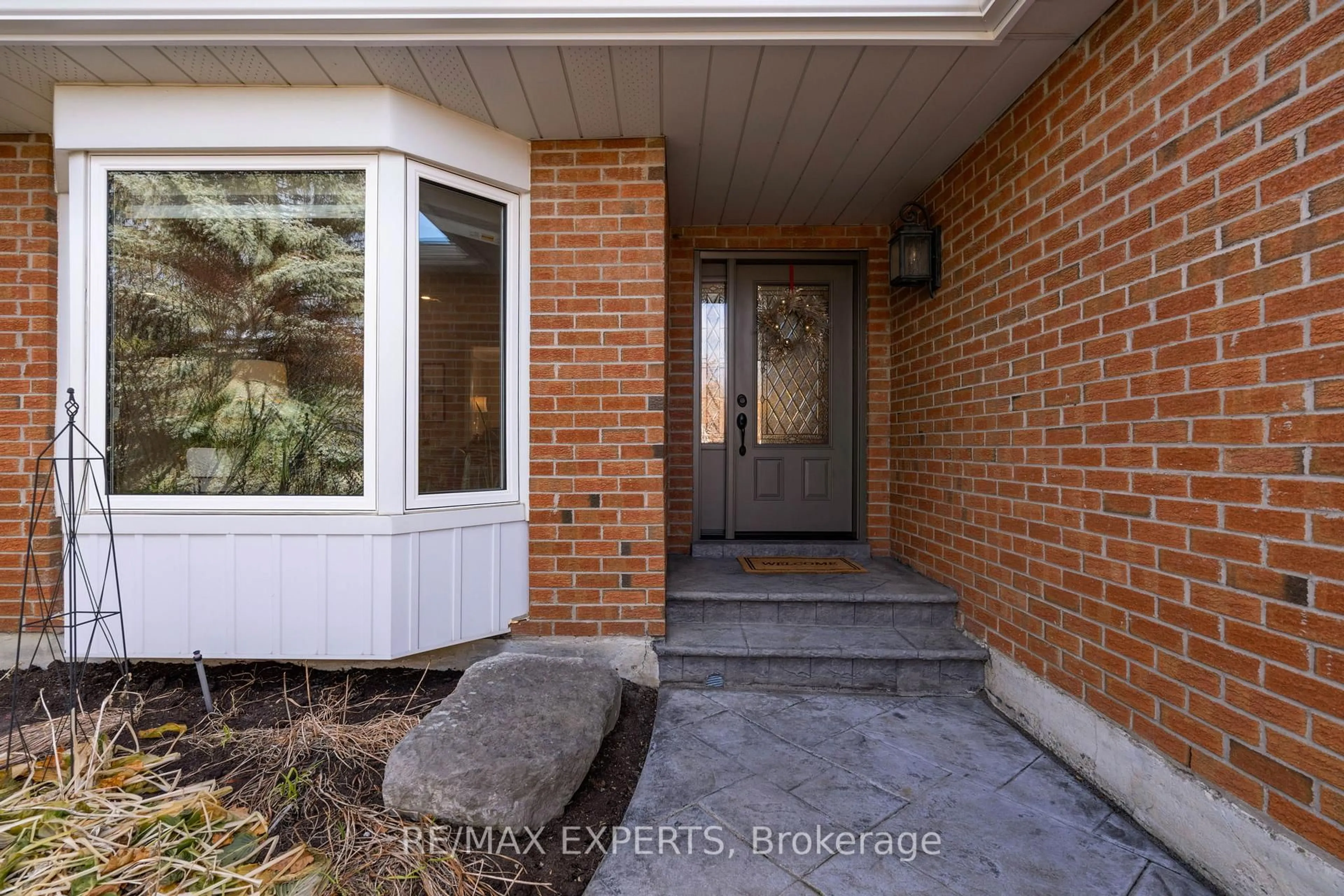 Indoor entryway for 34 Goodfellow Cres, Caledon Ontario L7E 5X4