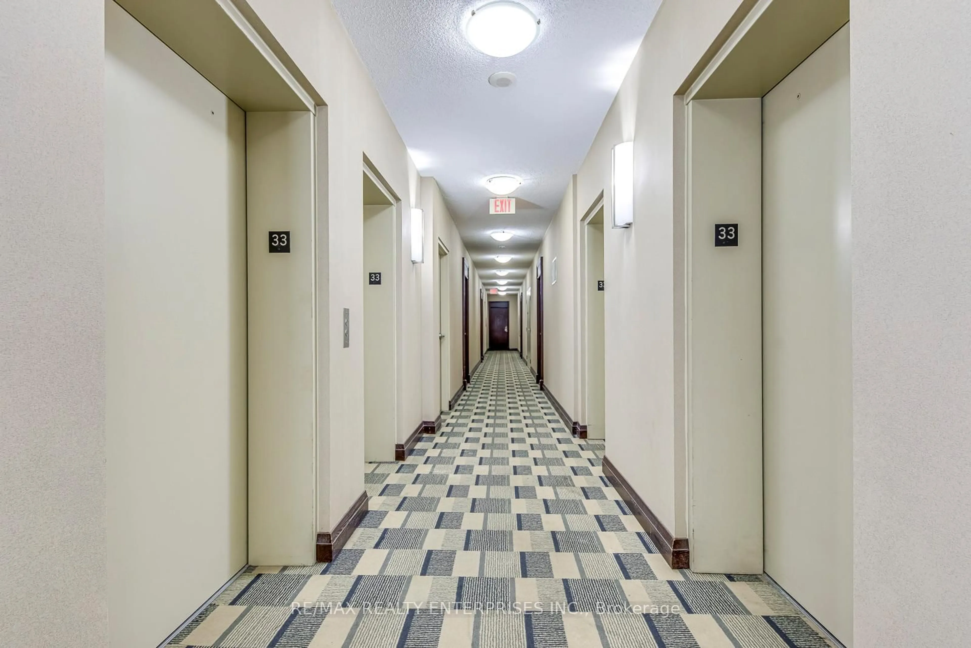 Indoor foyer for 208 Enfield Pl #3302, Mississauga Ontario L5B 0G8