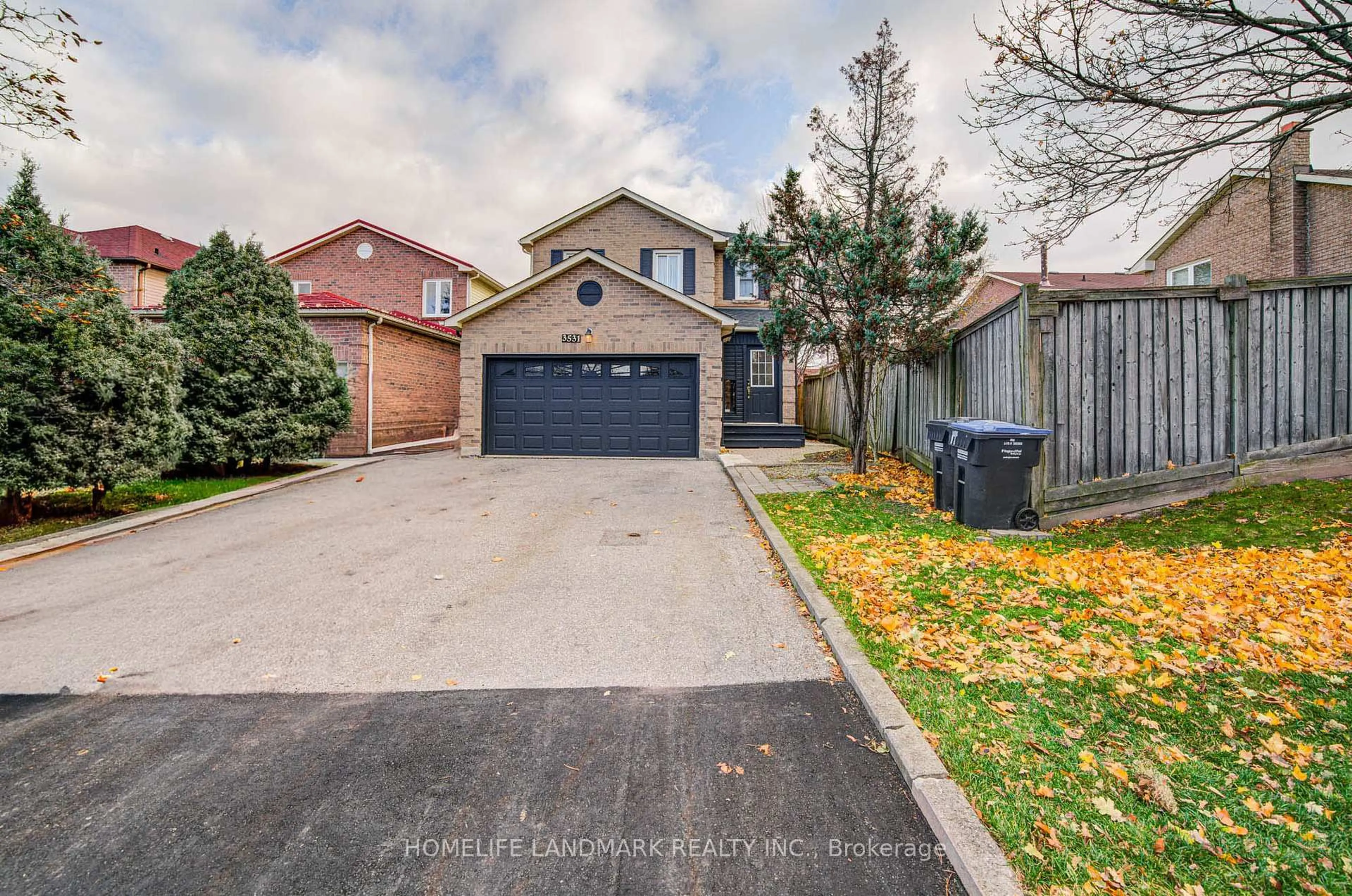 A pic from outside/outdoor area/front of a property/back of a property/a pic from drone, street for 3531 Ingram Rd, Mississauga Ontario L5L 4M4
