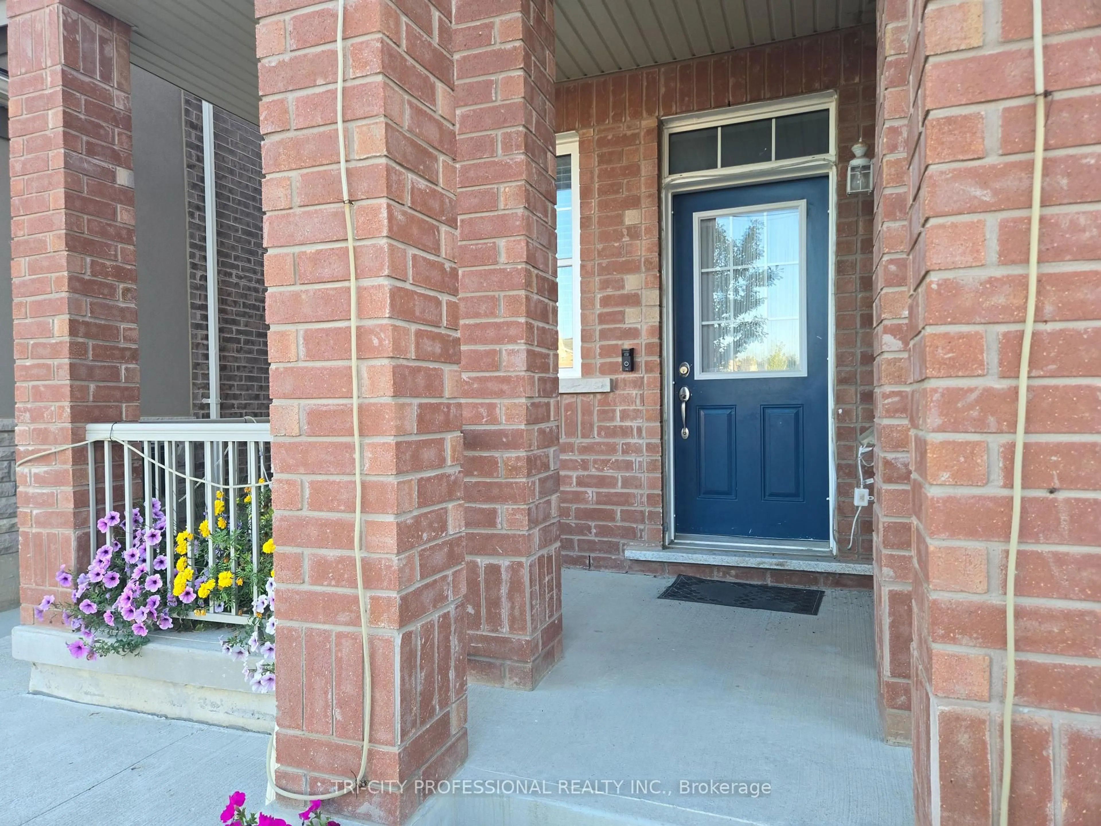 Indoor entryway for 520 Edenbrook Hill Dr, Brampton Ontario L7A 4T7