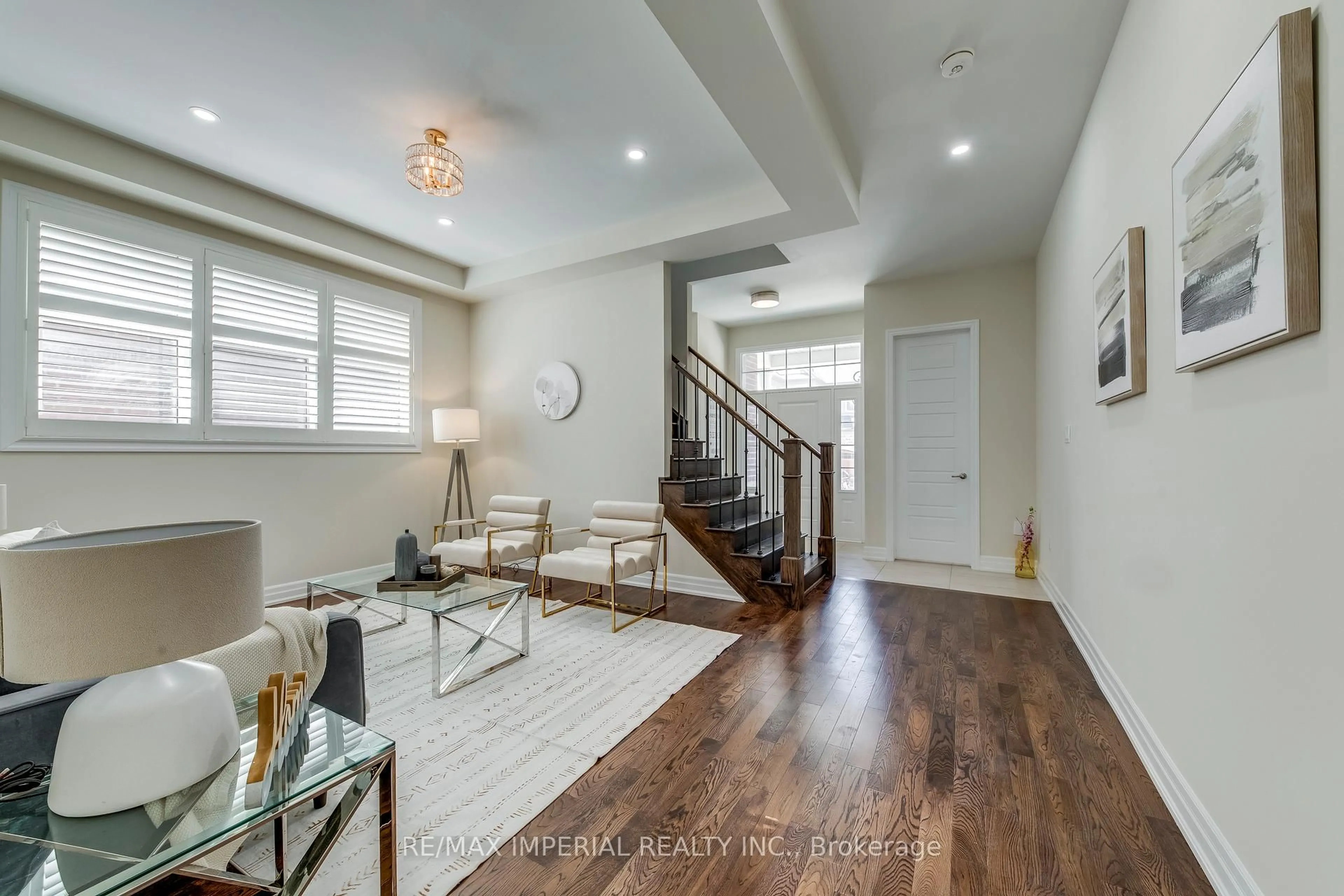 Indoor entryway for 3263 Donald Mackay St, Oakville Ontario L6M 0T1