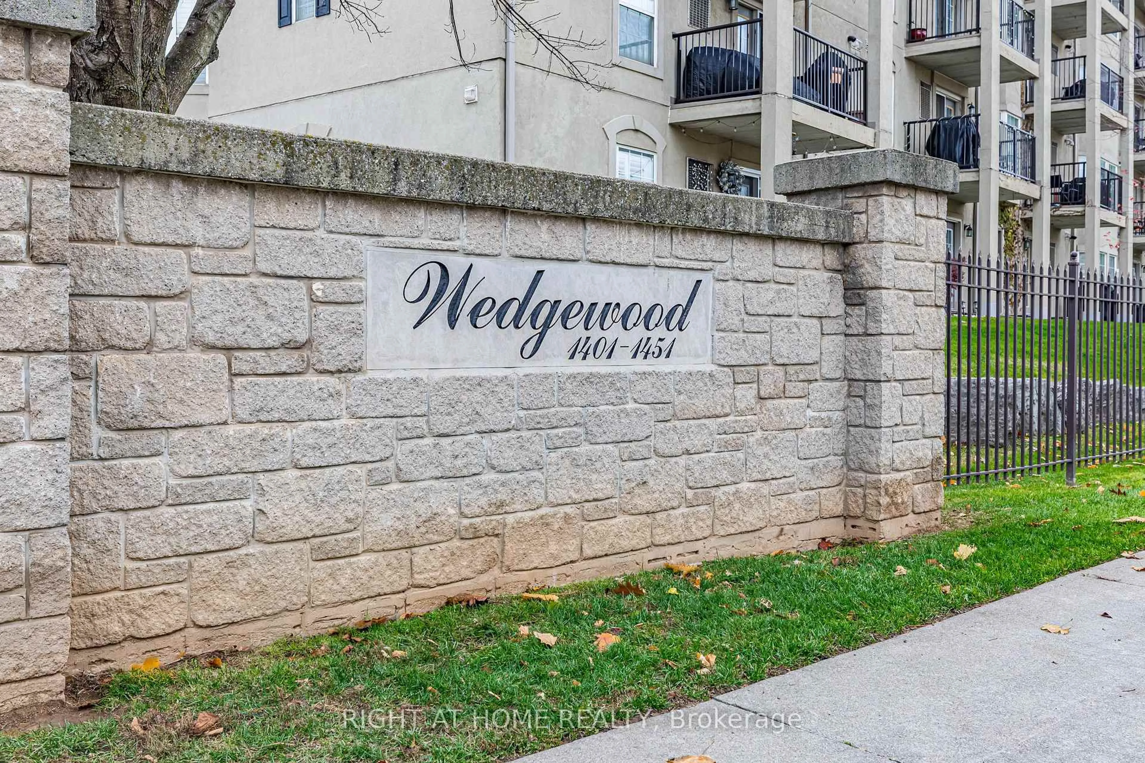 Unknown for 1431 Walker's Line #107, Burlington Ontario L7M 4P3