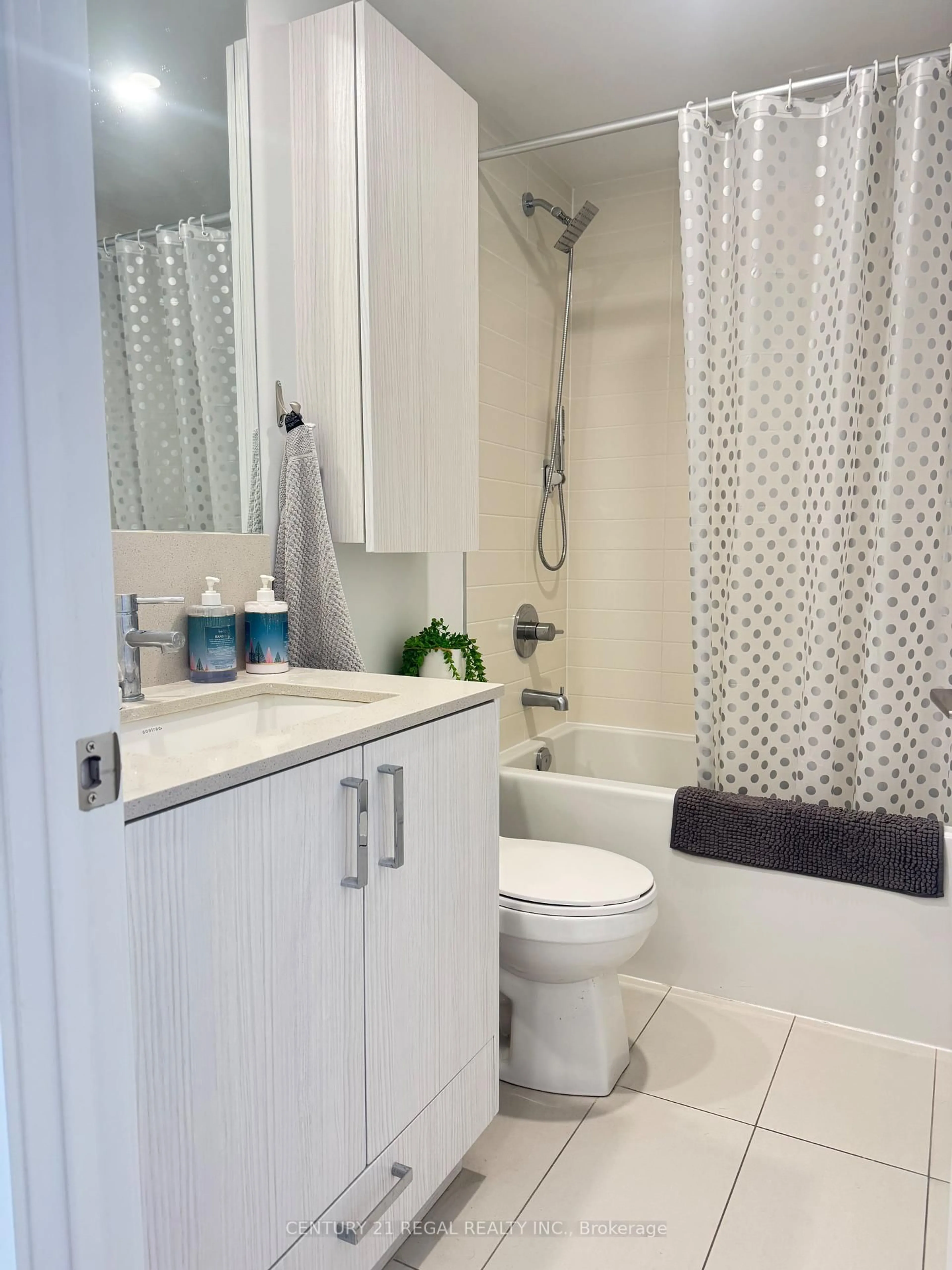 Standard bathroom, ceramic/tile floor for 1787 St Clair Ave W. Ave #207, Toronto Ontario M6N 0B7
