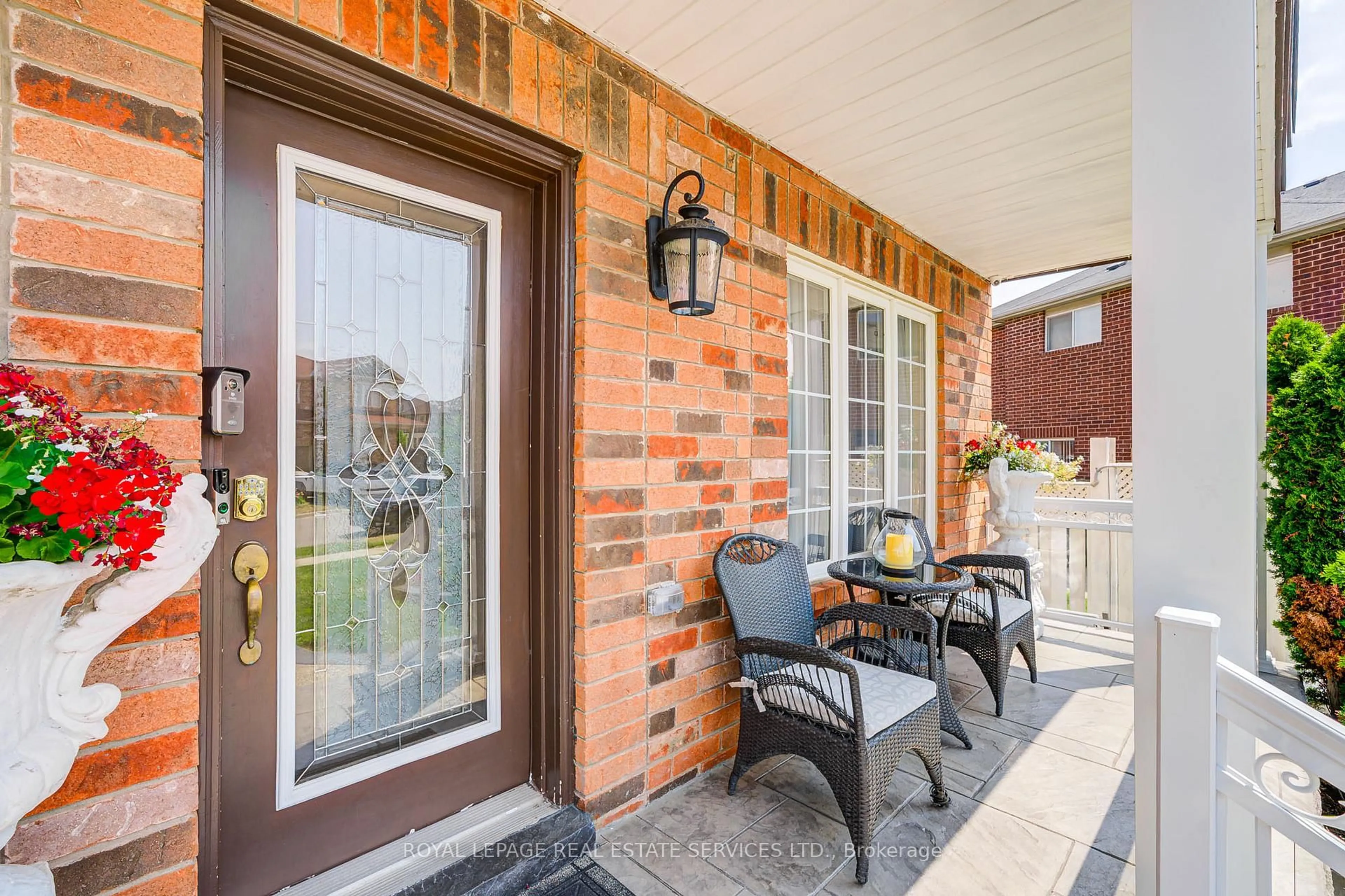 Patio, street for 21 Duxford St, Brampton Ontario L6X 0S6