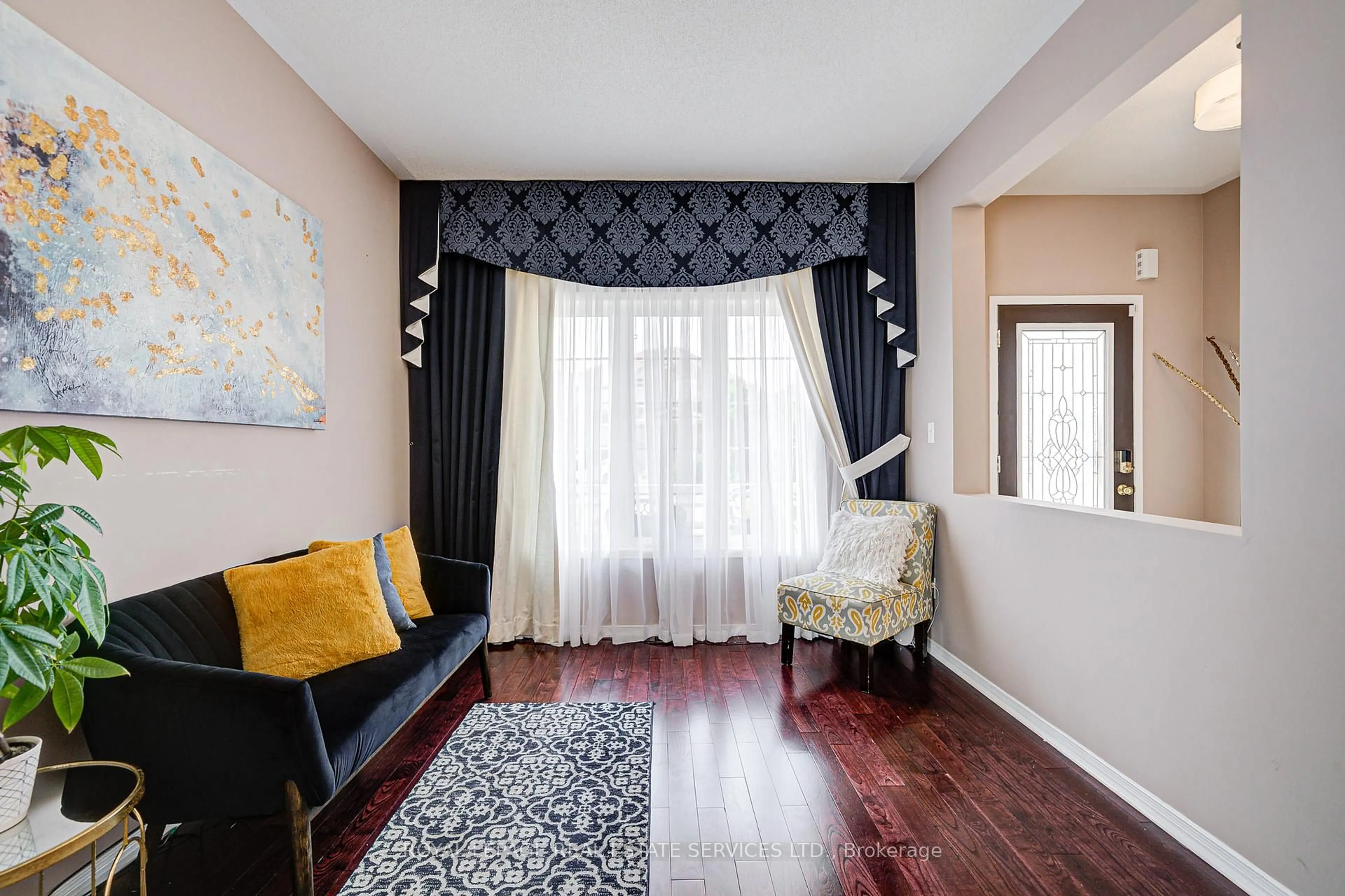 Living room with furniture, unknown for 21 Duxford St, Brampton Ontario L6X 0S6