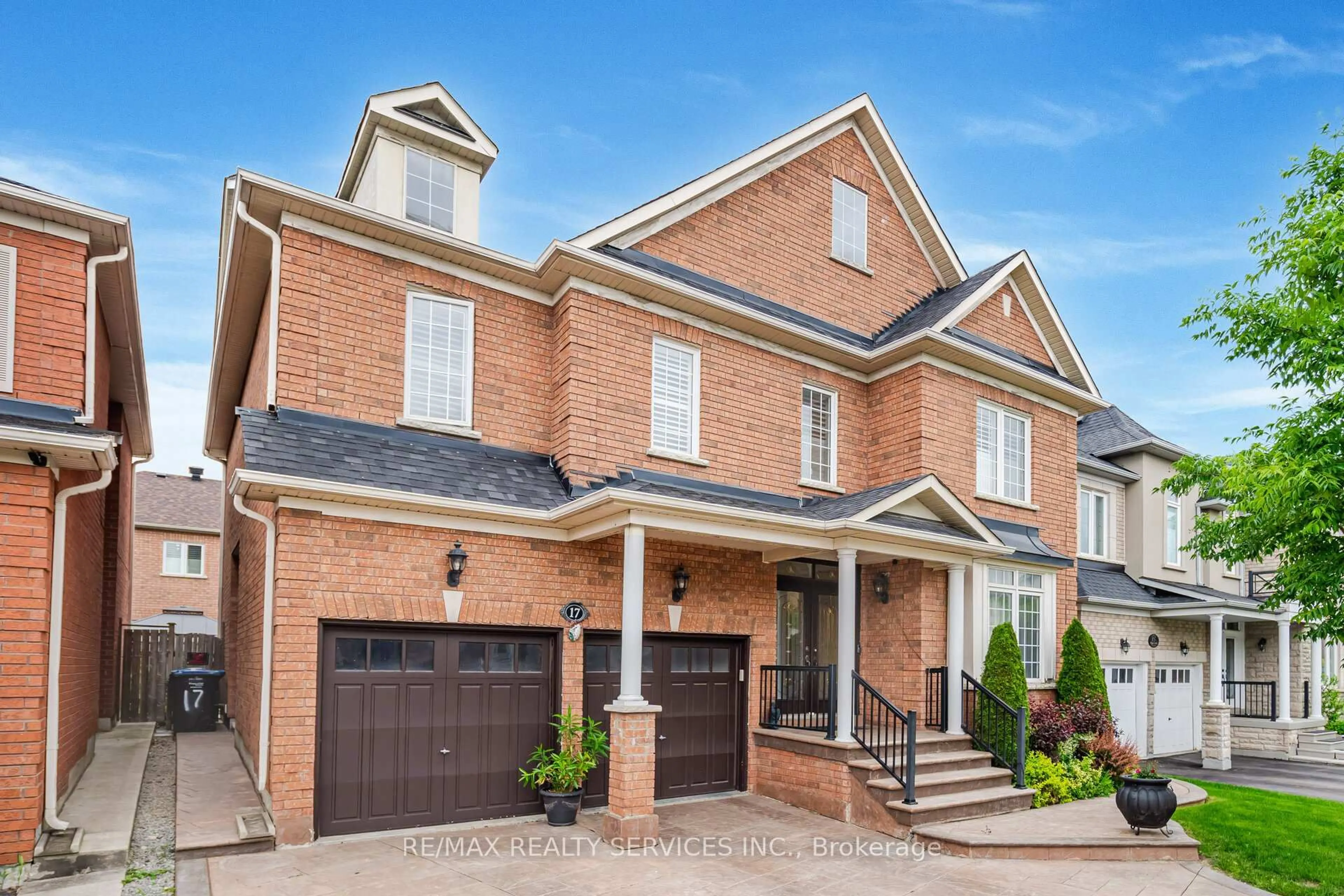 Home with brick exterior material, street for 17 Regis Circ, Brampton Ontario L6P 1Z4