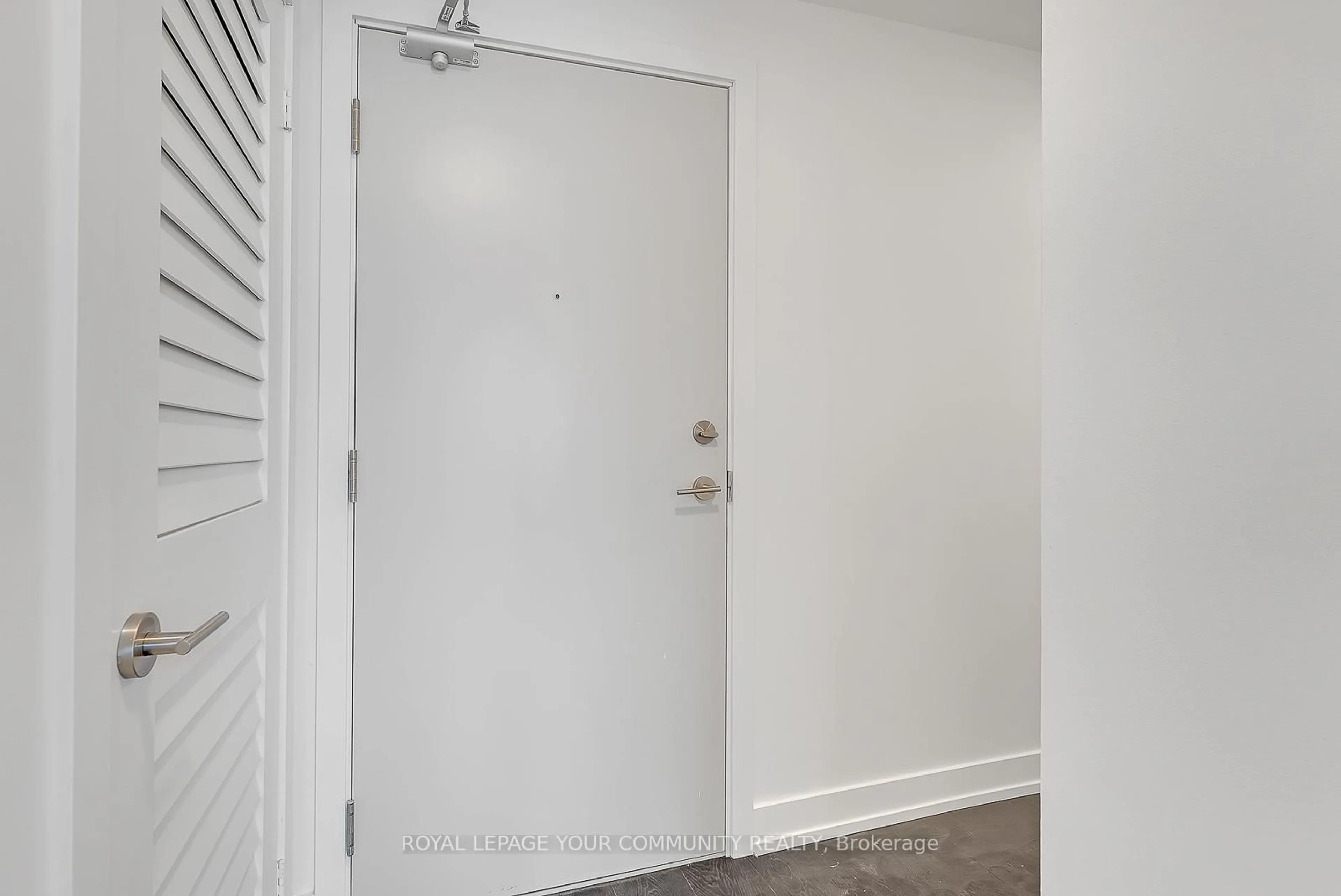 Indoor entryway for 215 Veterans Dr #805s, Brampton Ontario L7A 5L6