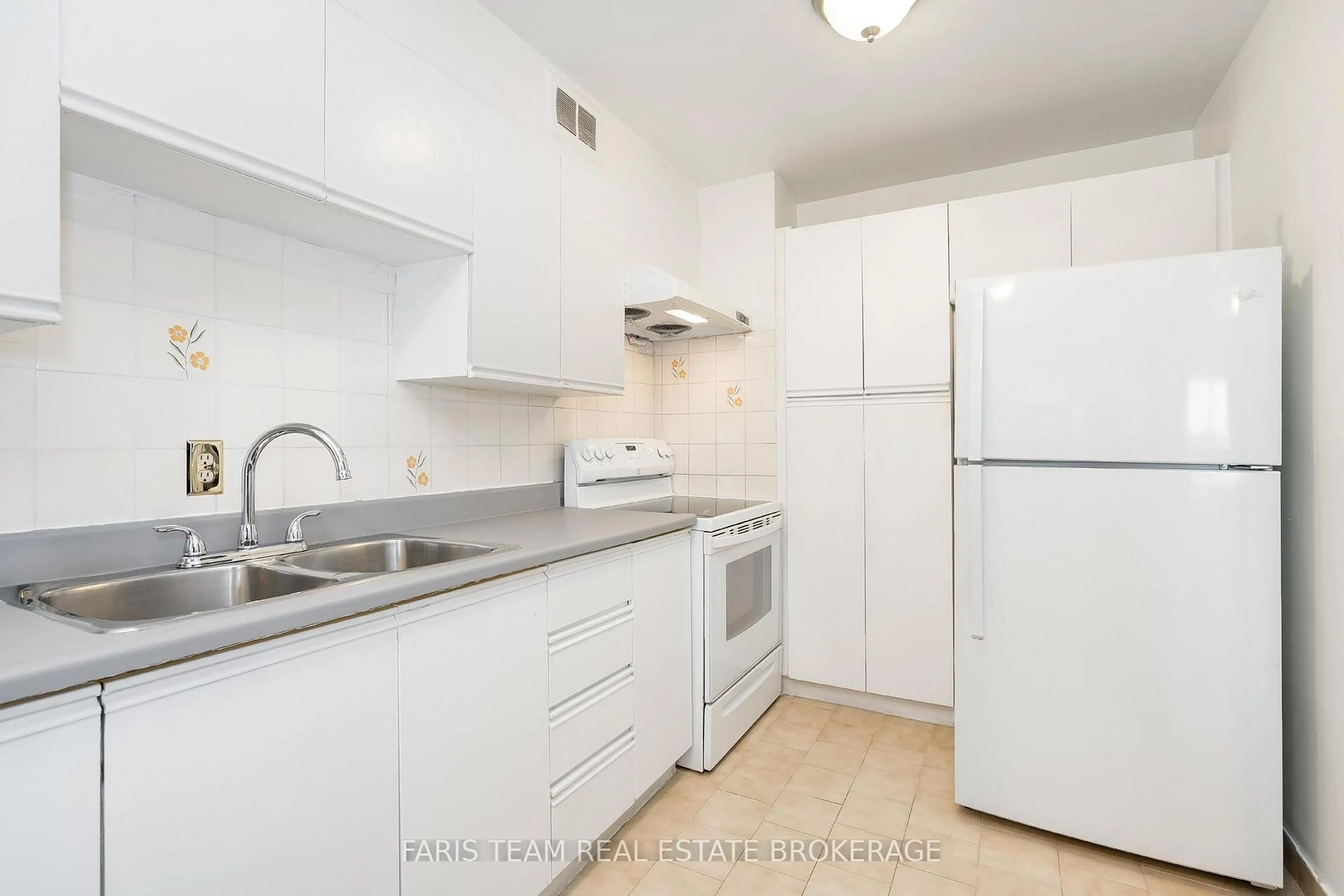 Standard kitchen, unknown for 19 Four Winds Dr #104, Toronto Ontario M3J 2S9