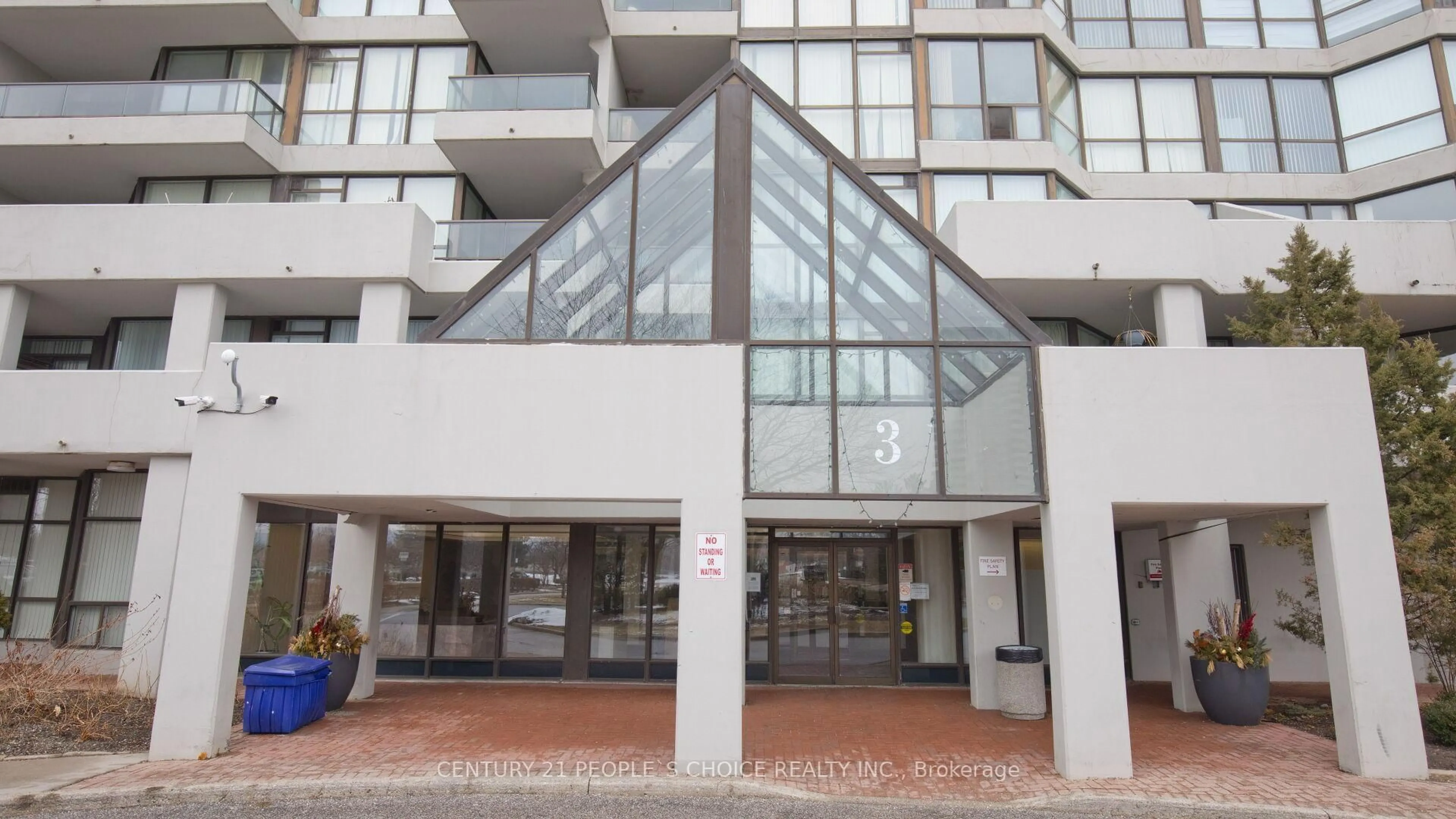 Indoor foyer for 3 Rowntree Rd #1805, Toronto Ontario M9V 5G8