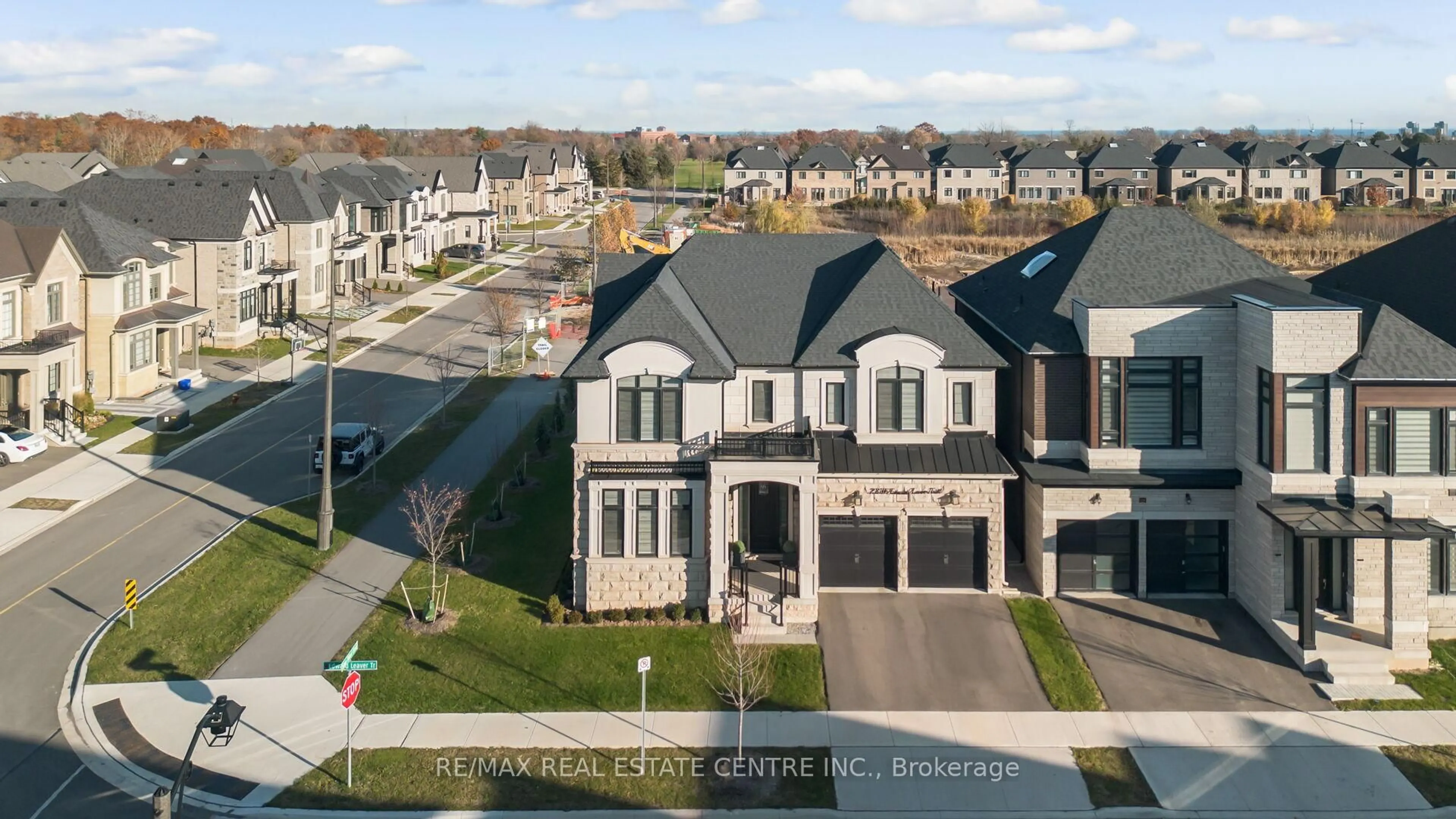 A pic from outside/outdoor area/front of a property/back of a property/a pic from drone, street for 2336 Edward Leaver Tr, Oakville Ontario L6M 5M7