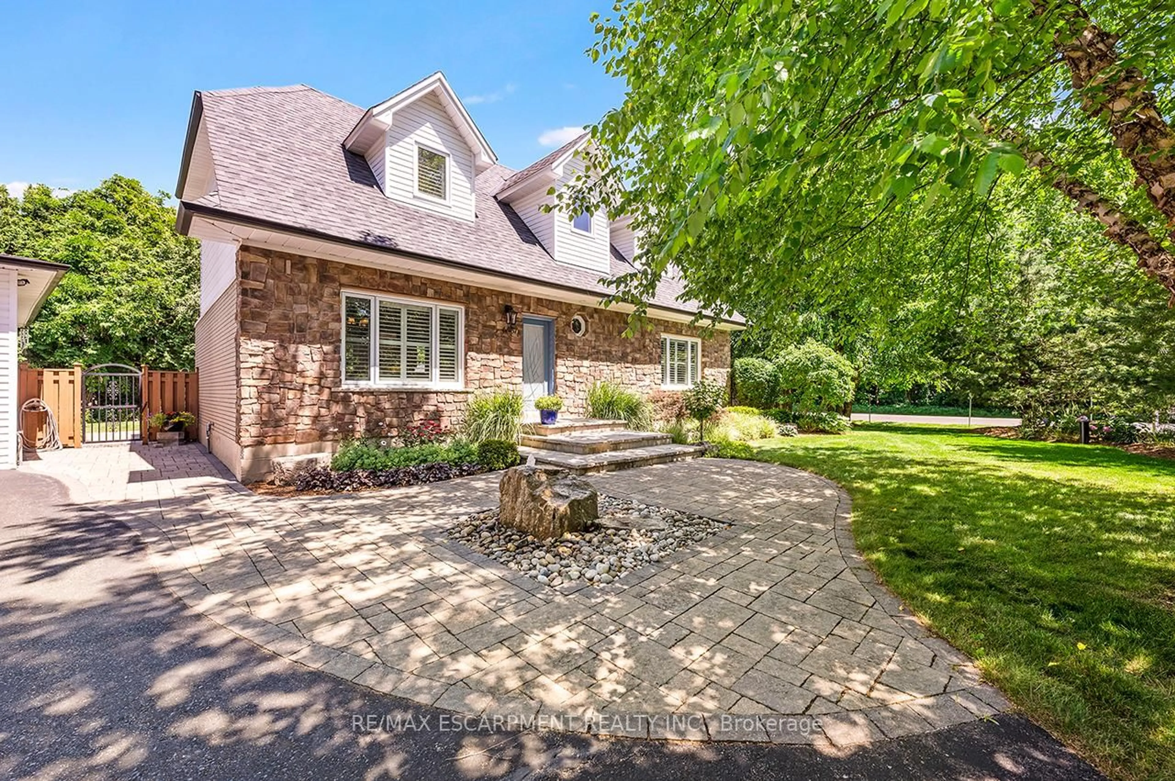 Home with brick exterior material, street for 6487 Panton St, Burlington Ontario L7P 0L7