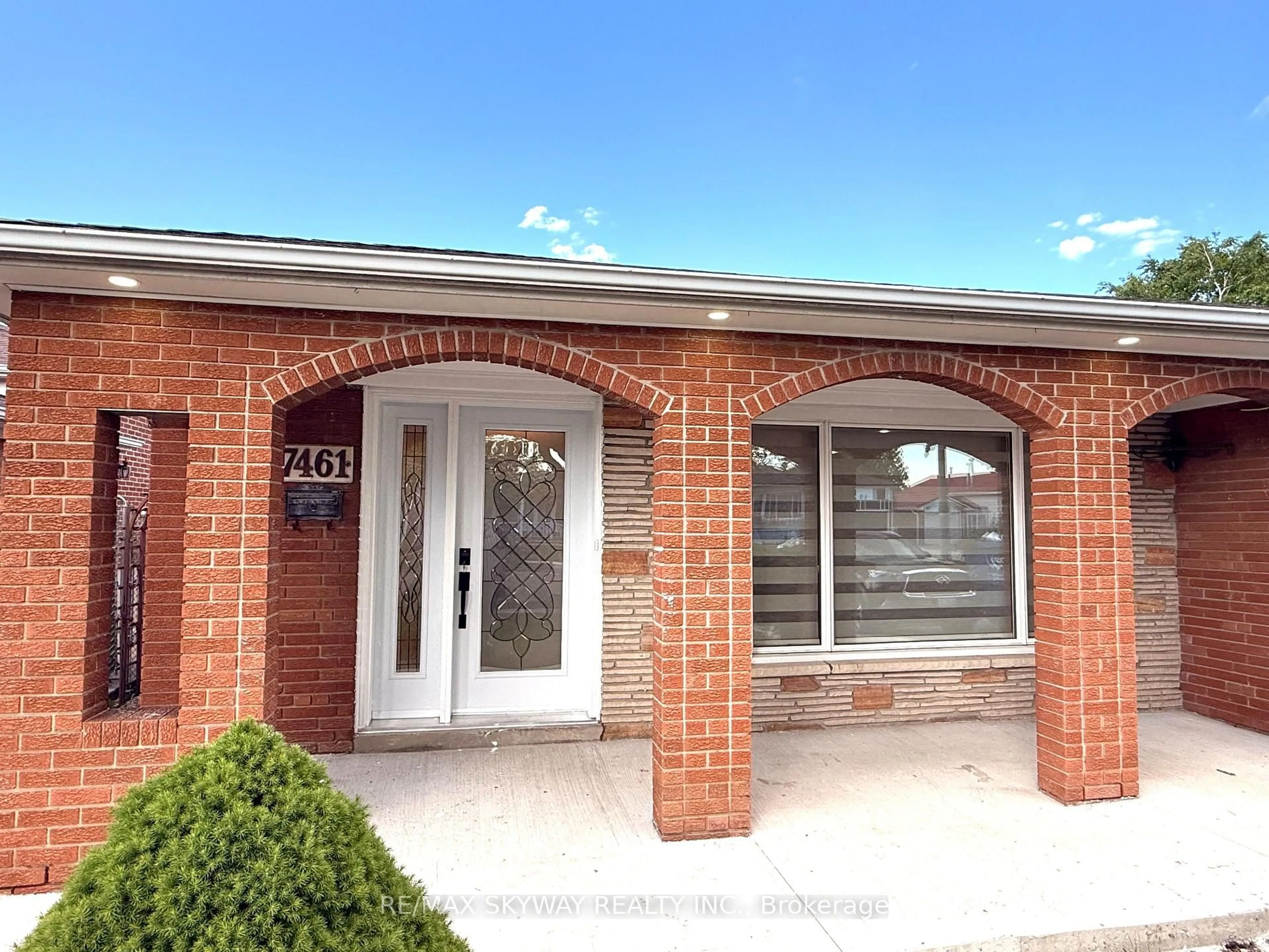 Home with brick exterior material, building for 7461 Netherwood Rd, Mississauga Ontario L4T 2N7