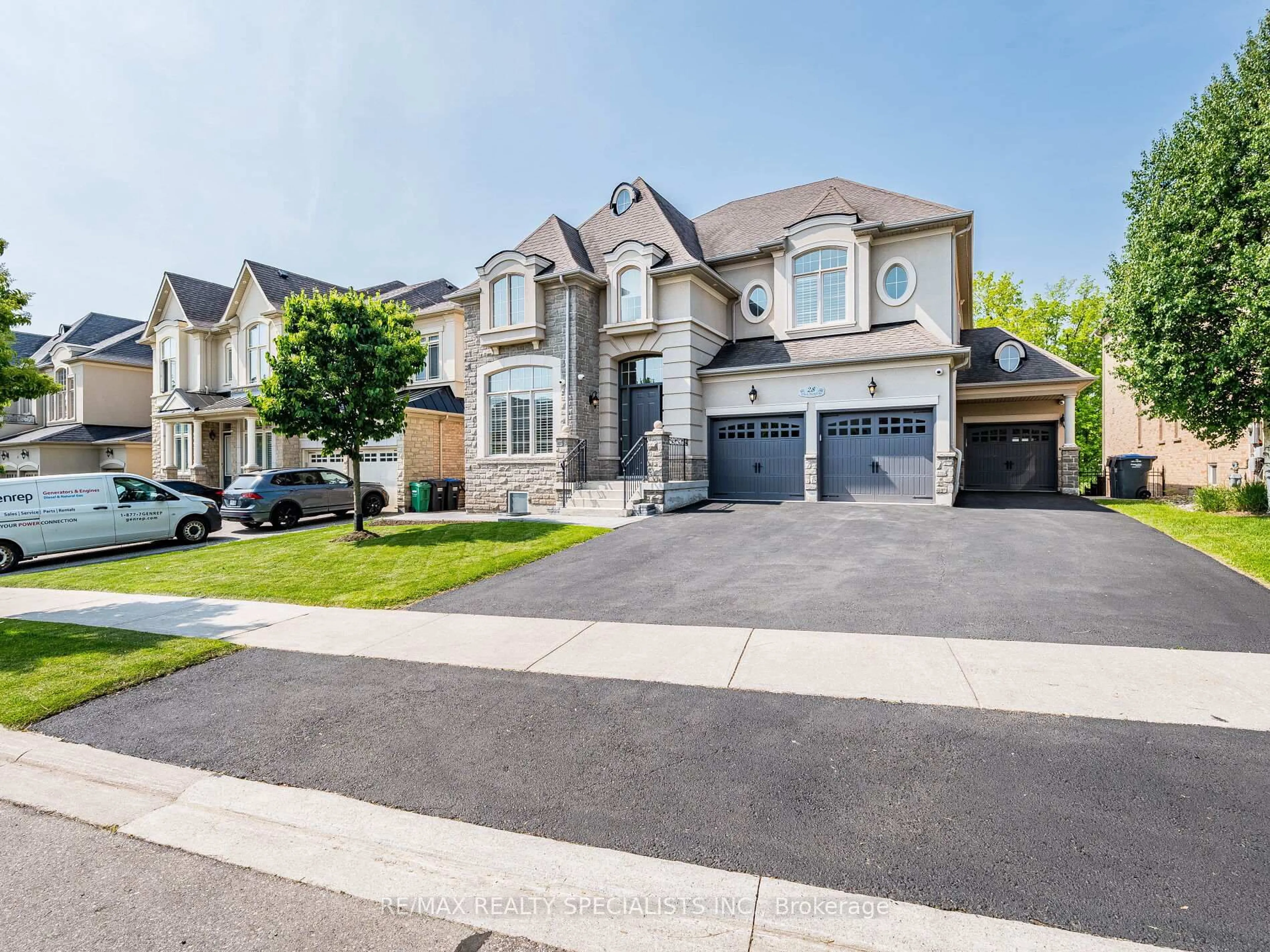 Unknown for 28 Elbern Markell Dr, Brampton Ontario L6X 2X5