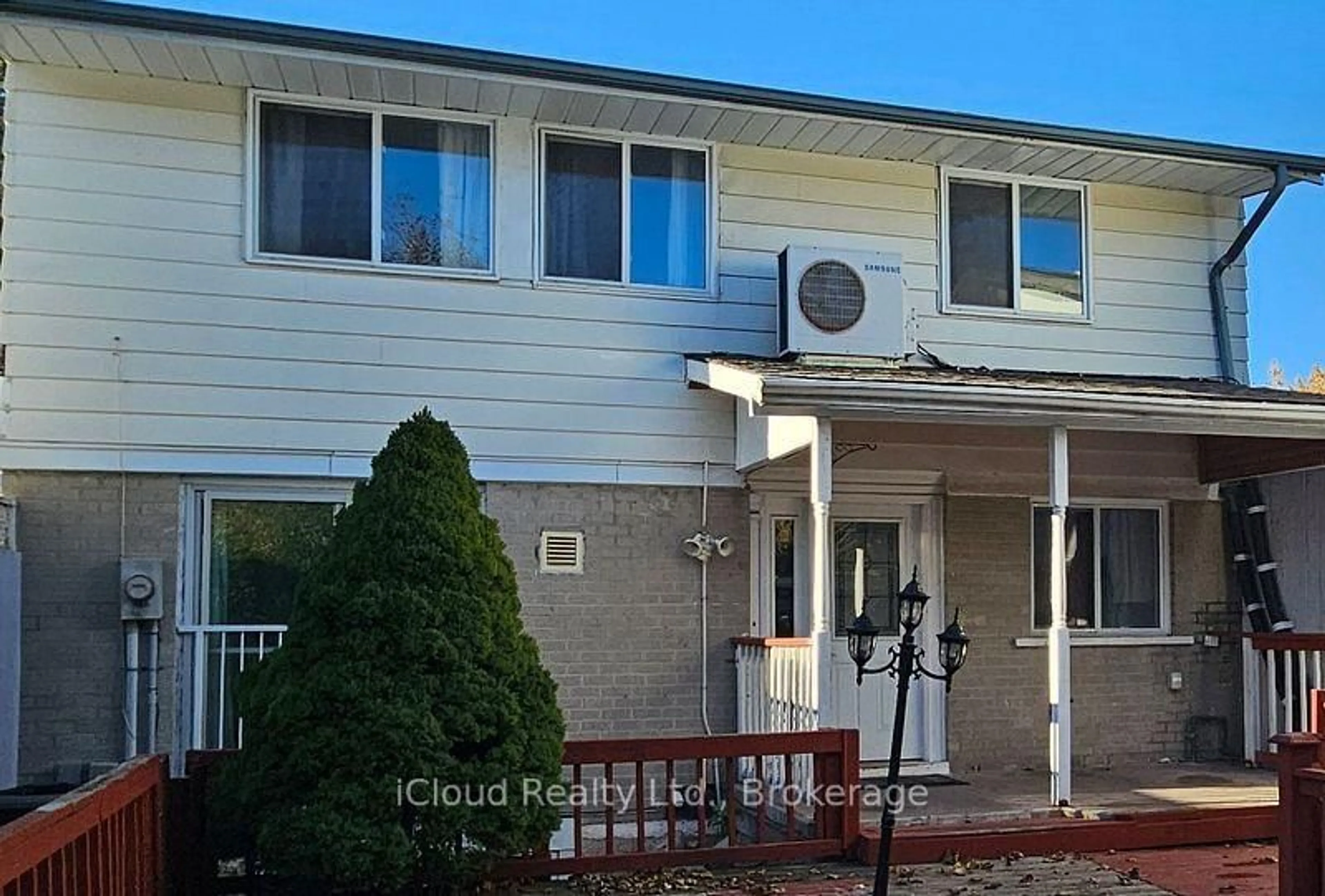 Home with vinyl exterior material, unknown for 9 Hazelglen Crt, Brampton Ontario L6S 1N7