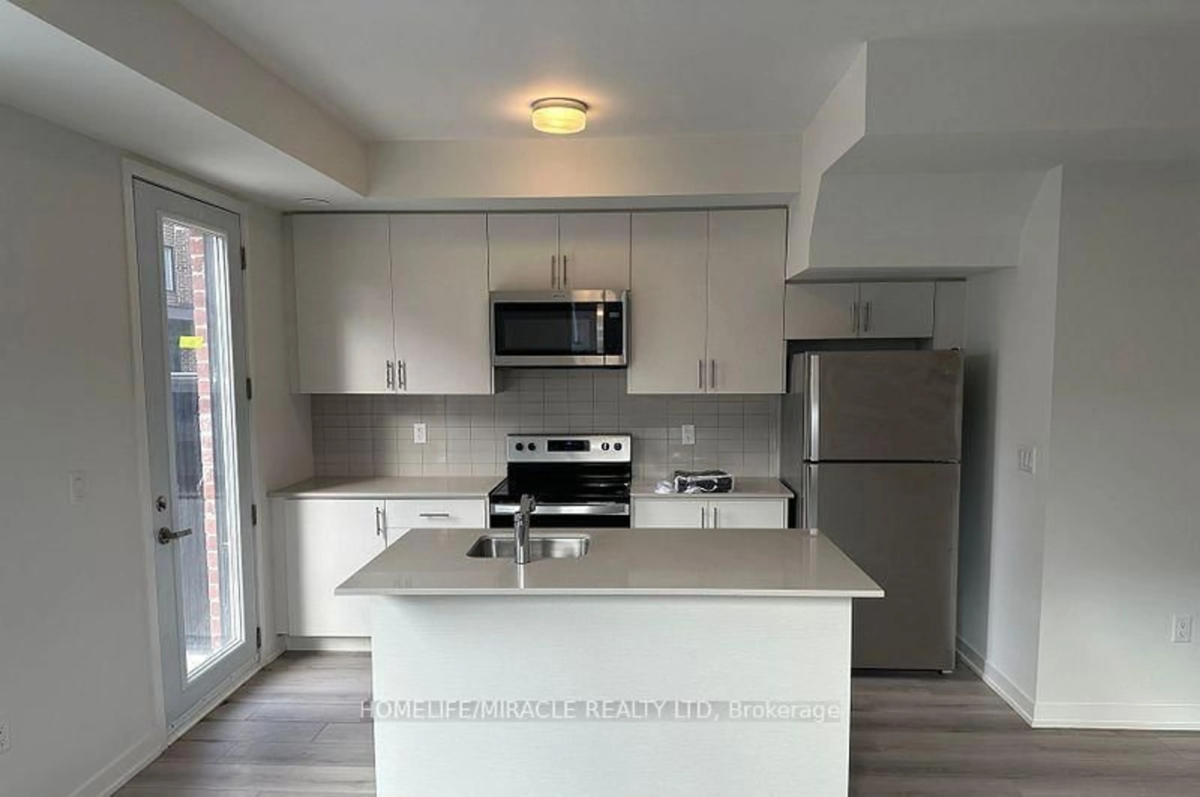 Standard kitchen, unknown for 3415 Ridgeway Dr #02, Mississauga Ontario L5L 0B9