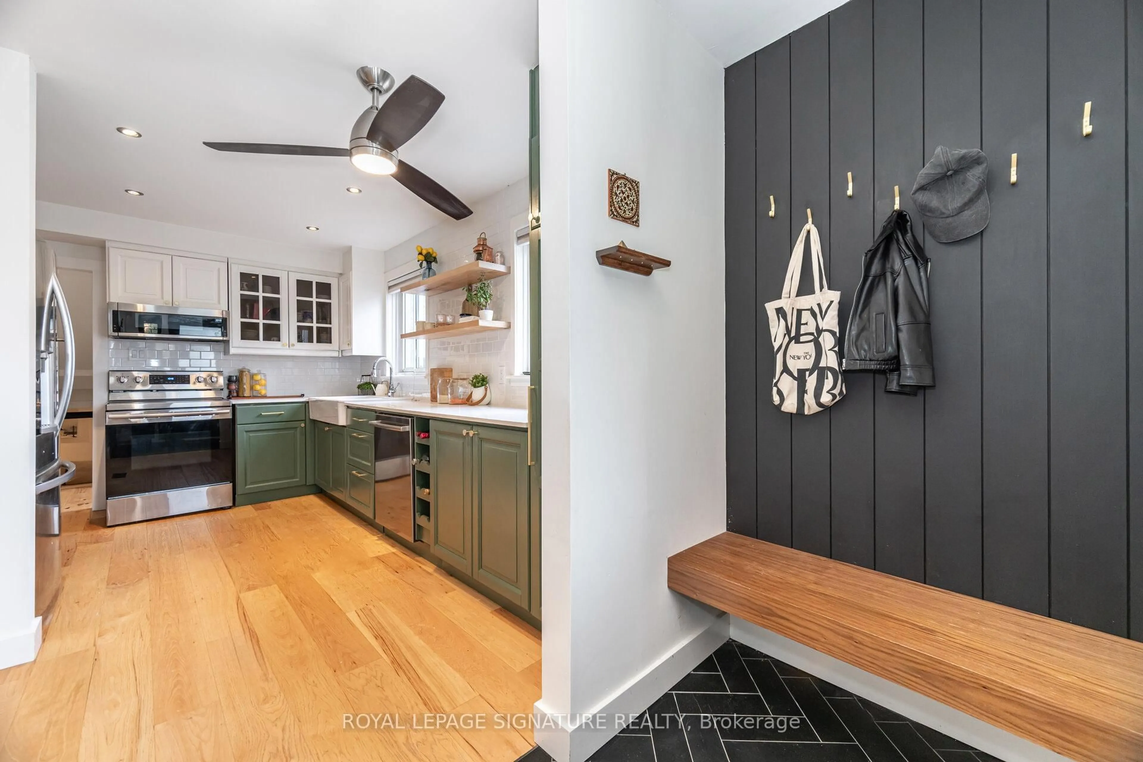 Open concept kitchen, unknown for 2431 Padstow Cres, Mississauga Ontario L5J 2G2