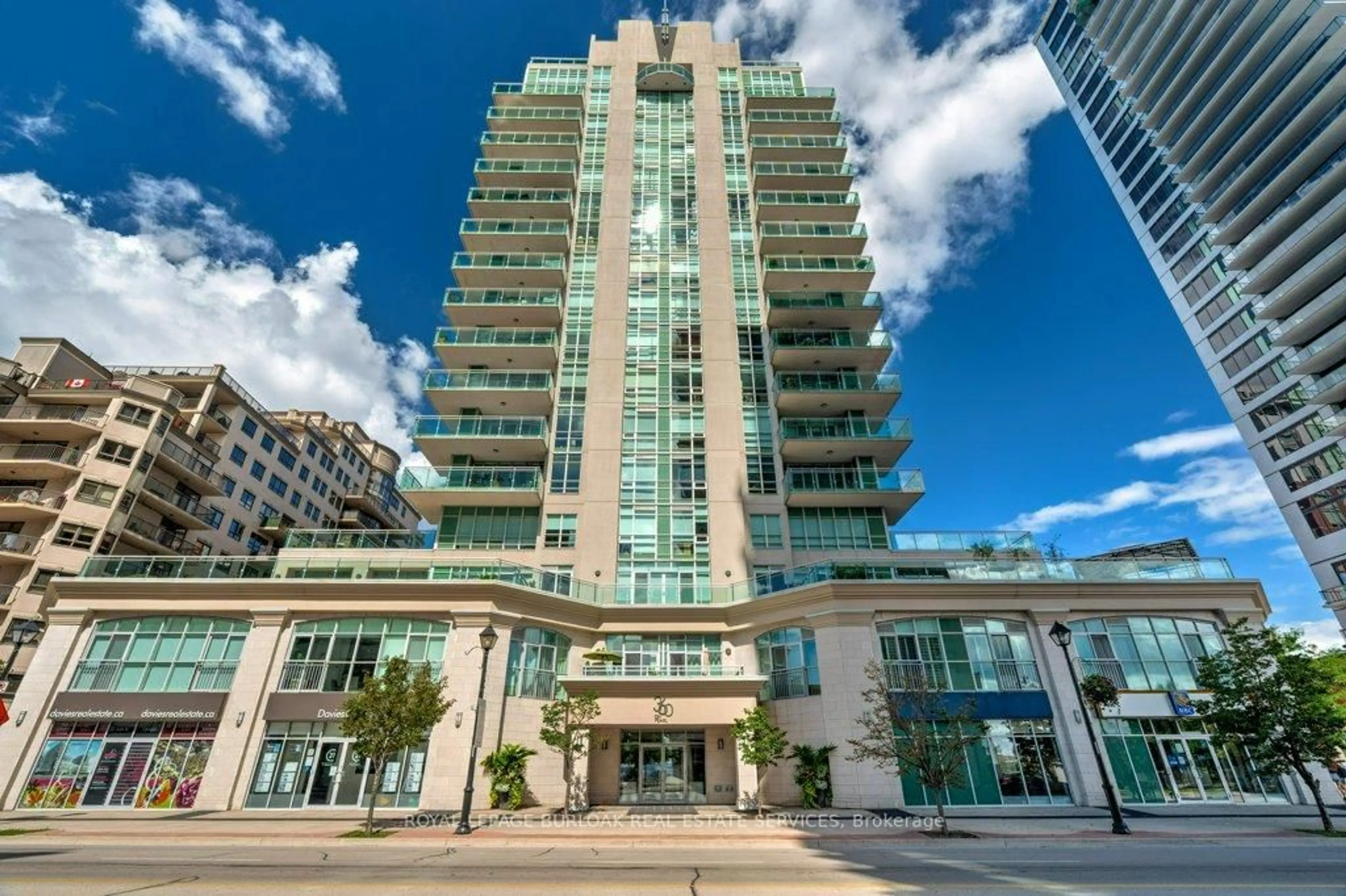 Indoor foyer for 360 Pearl St #804, Burlington Ontario L7R 1E1