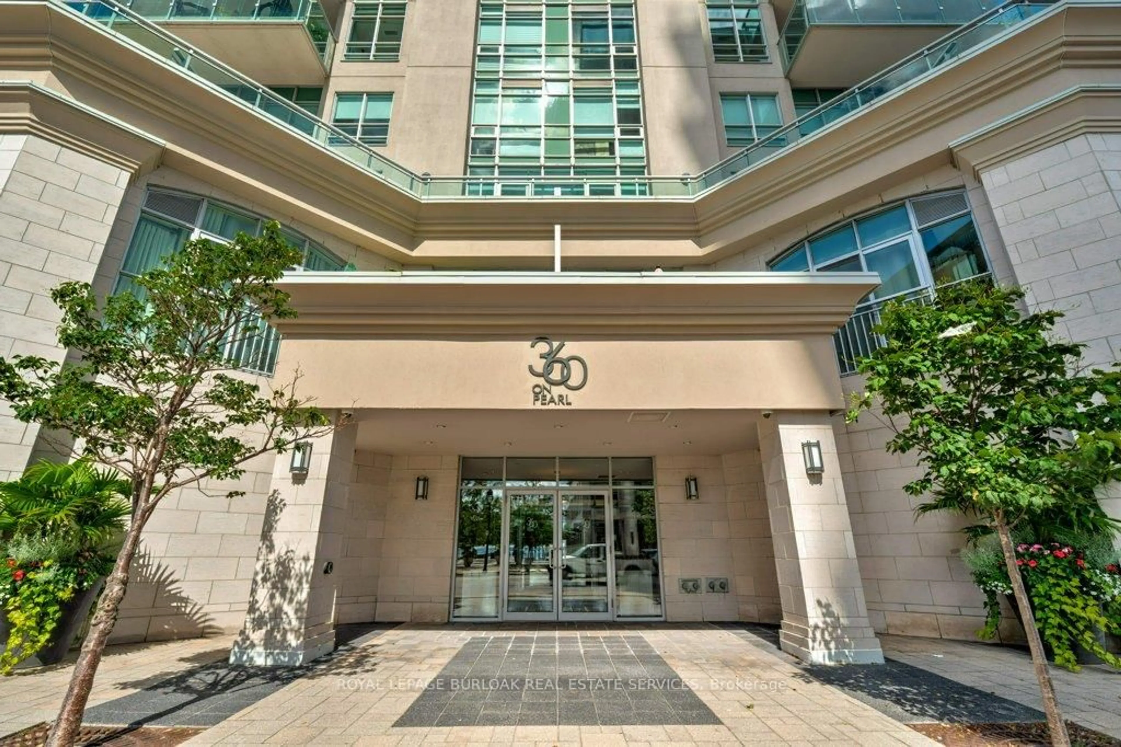 Indoor foyer for 360 Pearl St #804, Burlington Ontario L7R 1E1