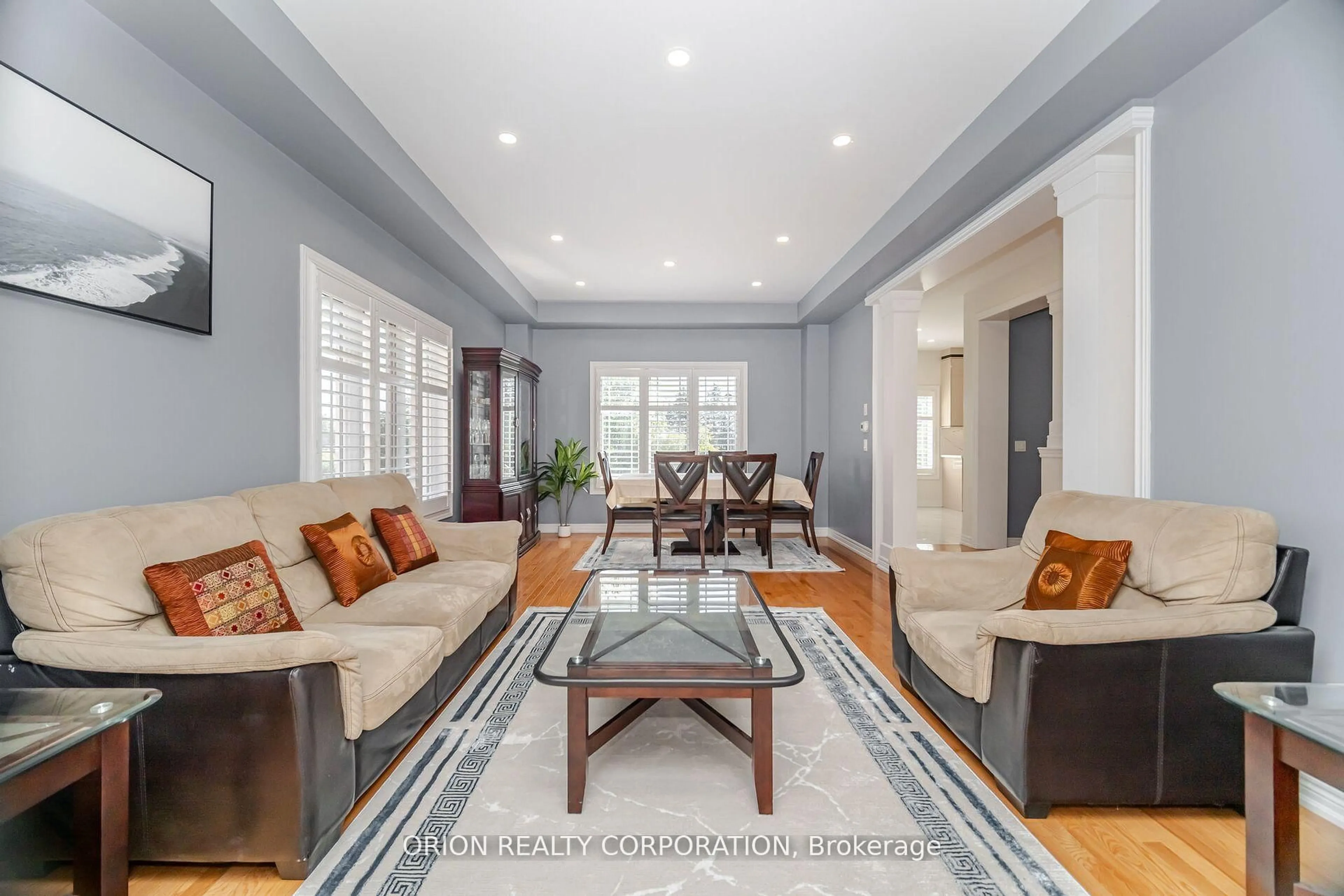 Living room with furniture, unknown for 802 Miltonbrook Cres, Milton Ontario L9T 8N3