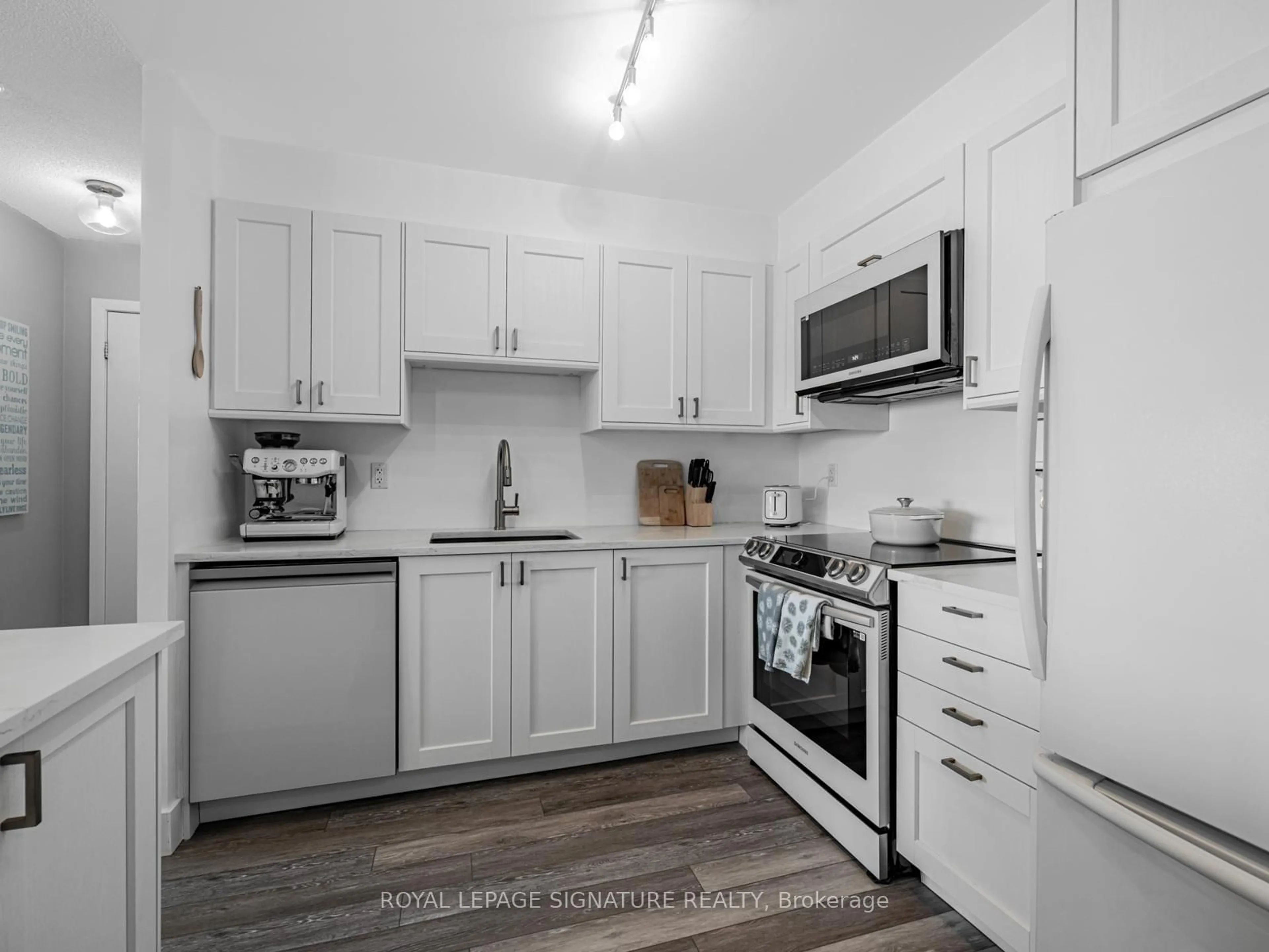 Standard kitchen, unknown for 185 Legion Rd #1817, Toronto Ontario M8Y 0A1