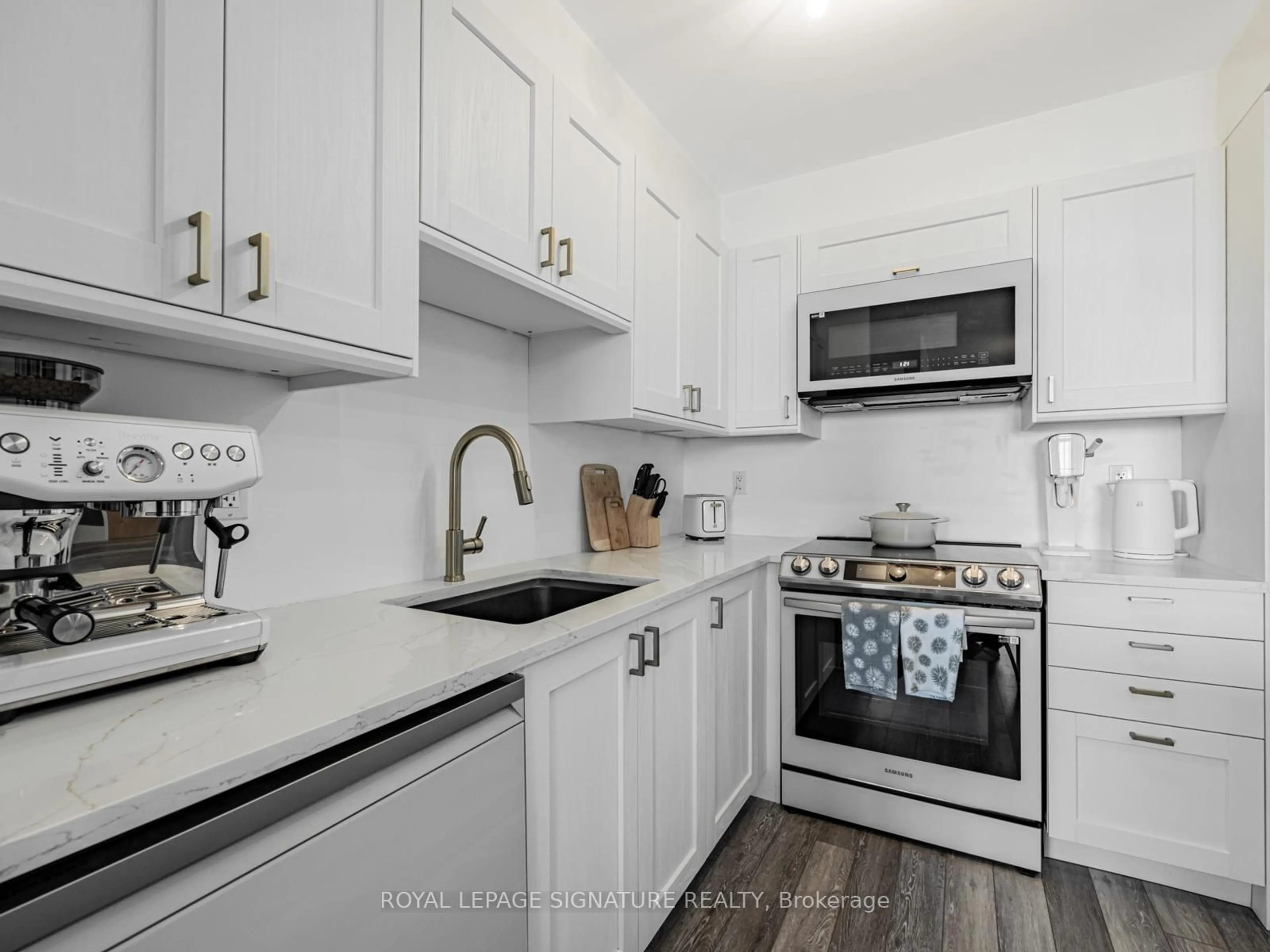 Standard kitchen, unknown for 185 Legion Rd #1817, Toronto Ontario M8Y 0A1