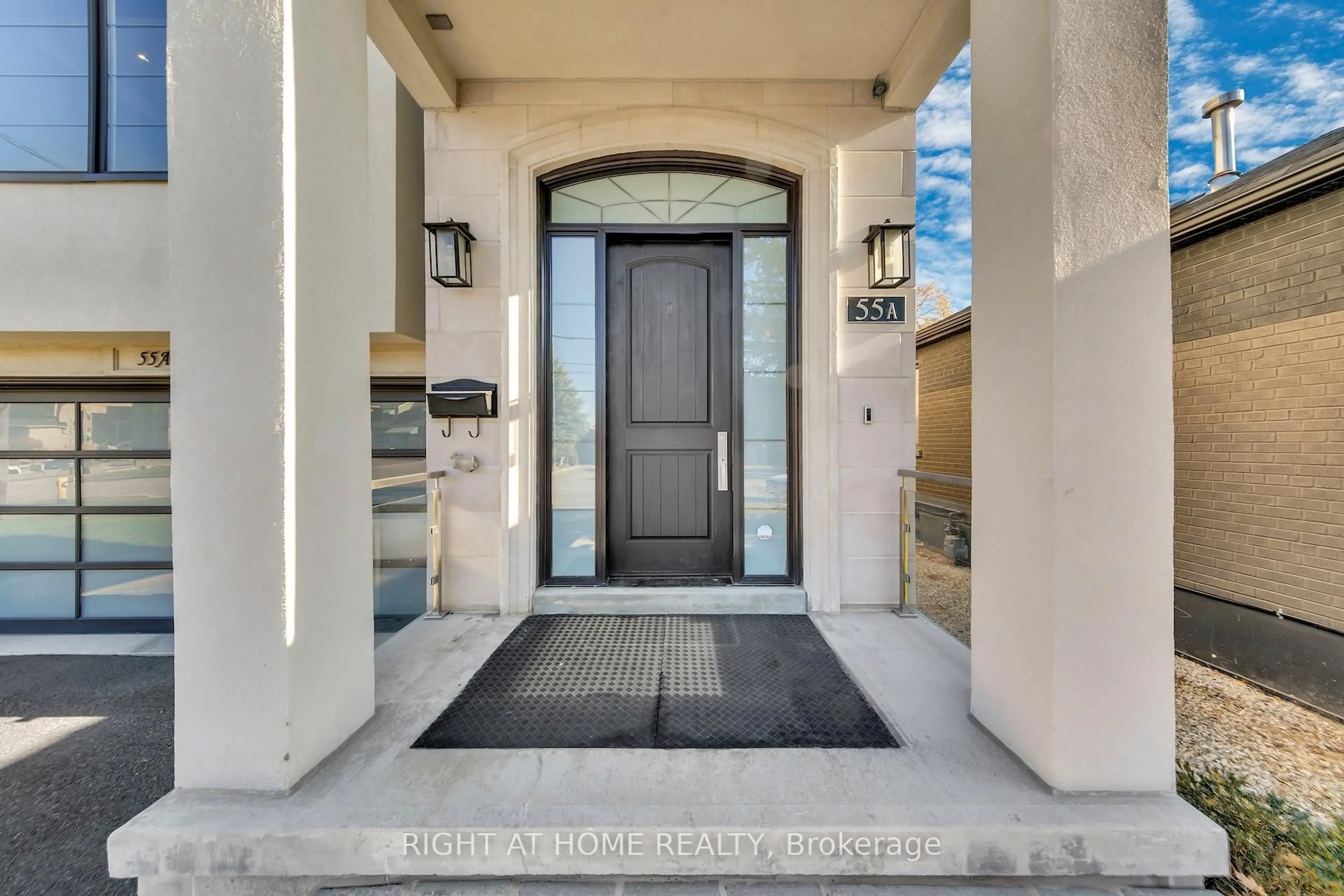 Indoor entryway for 55A Jay St, Toronto Ontario M6L 2L9
