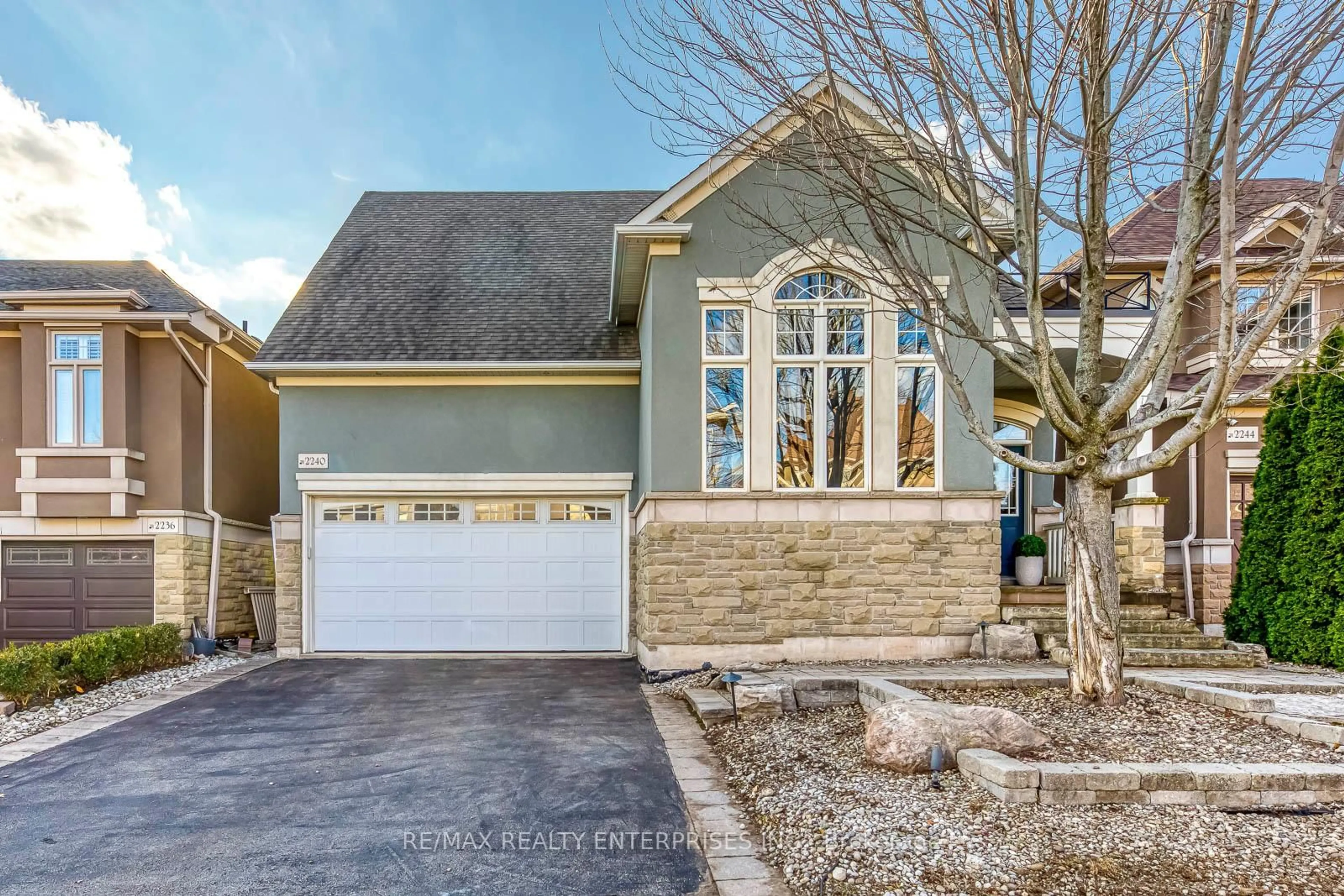 Home with brick exterior material, street for 2240 Blackbird Crt, Oakville Ontario L6M 5E6