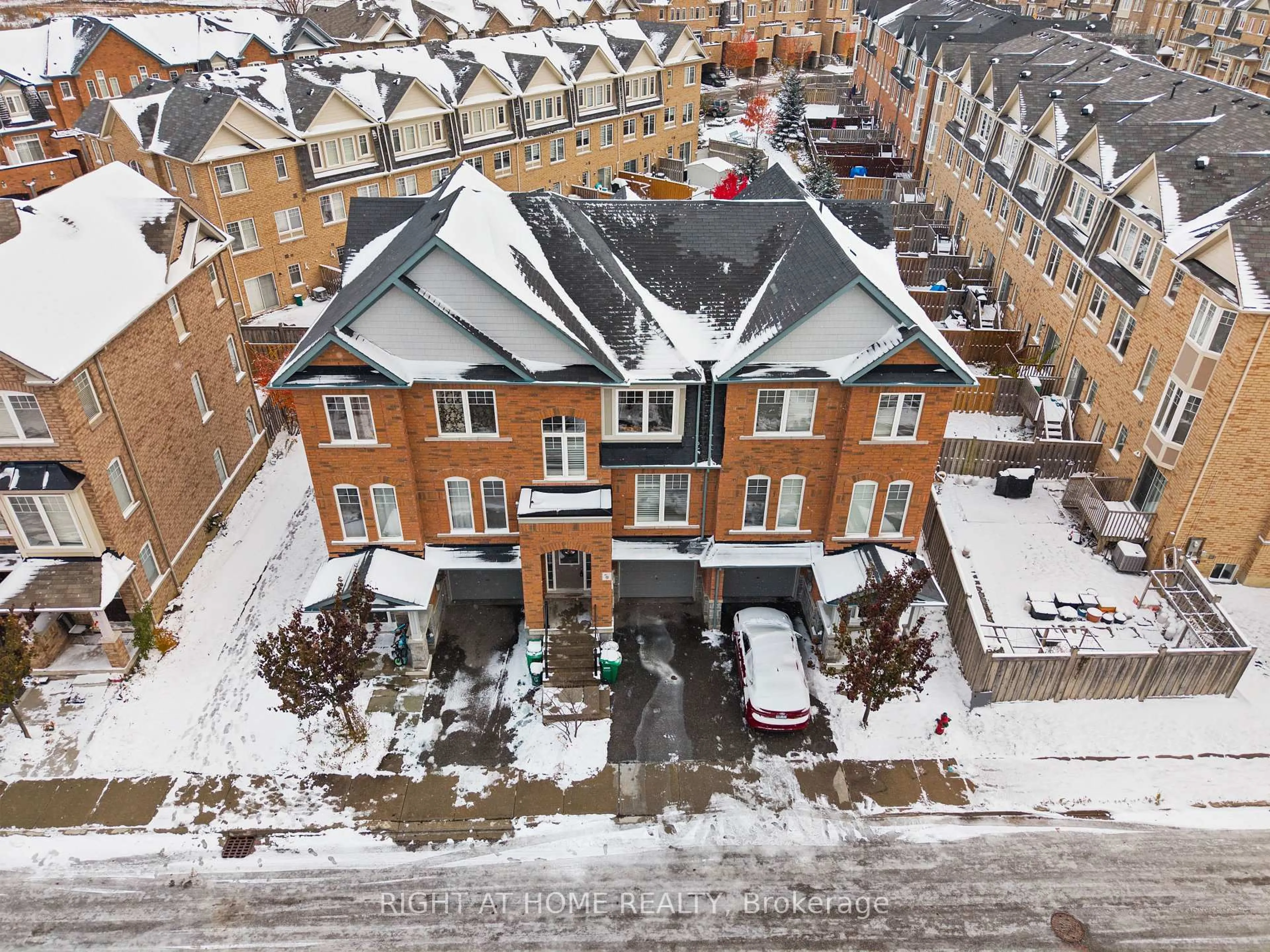 A pic from outside/outdoor area/front of a property/back of a property/a pic from drone, street for 9 Magdalene Cres, Brampton Ontario L6Z 0G9