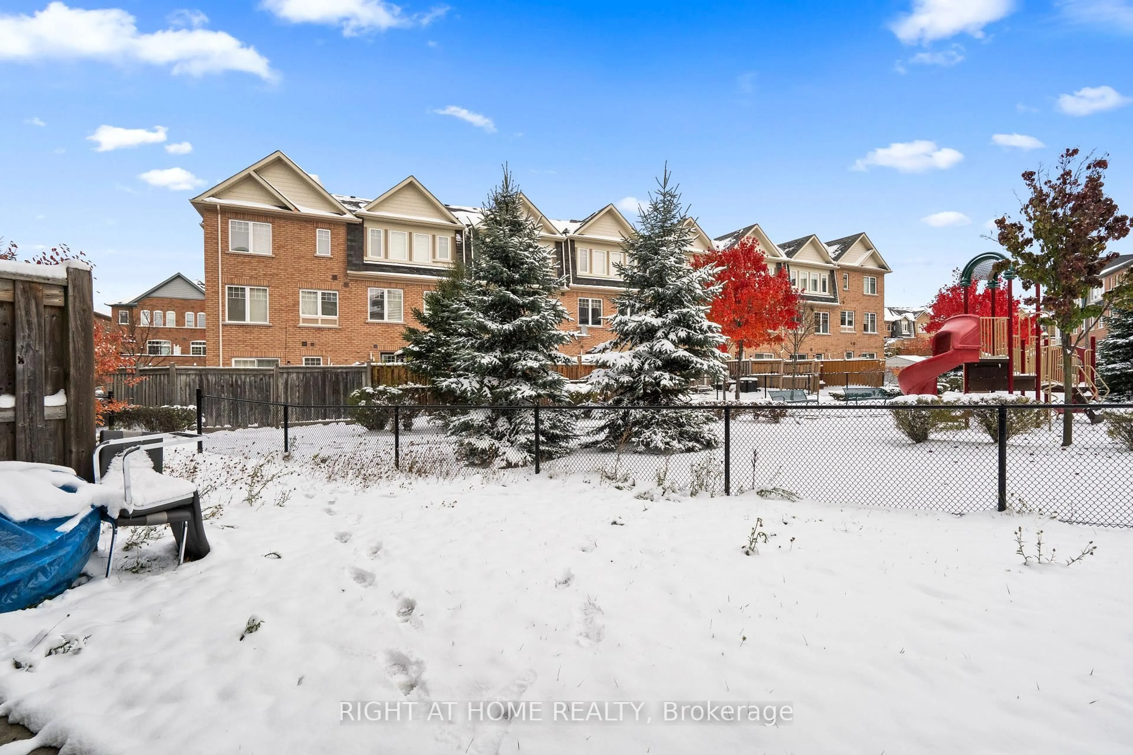 Patio, mountain view for 9 Magdalene Cres, Brampton Ontario L6Z 0G9