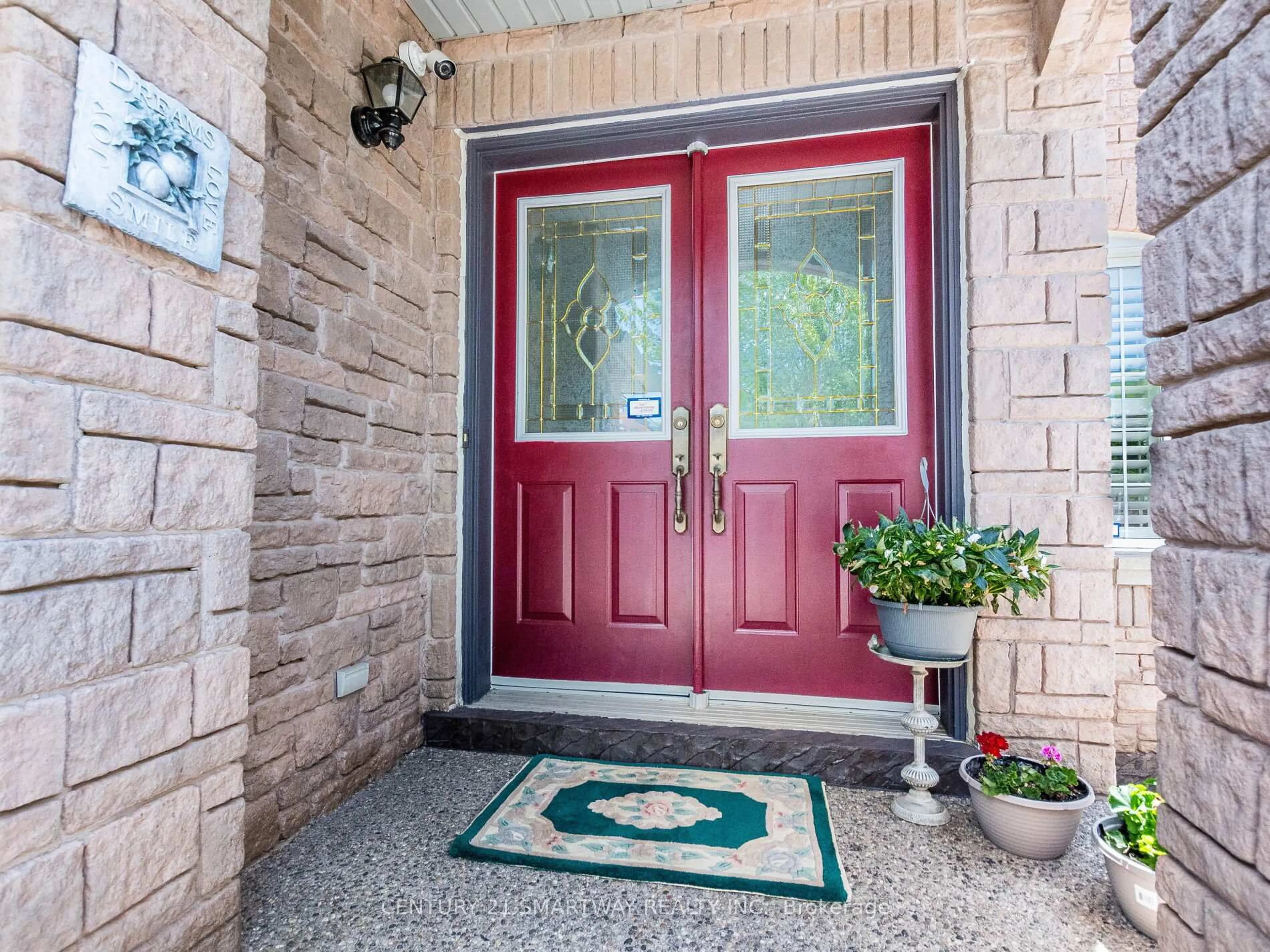 Indoor entryway for 38 Bottlebrush Dr, Brampton Ontario L6R 2Z5