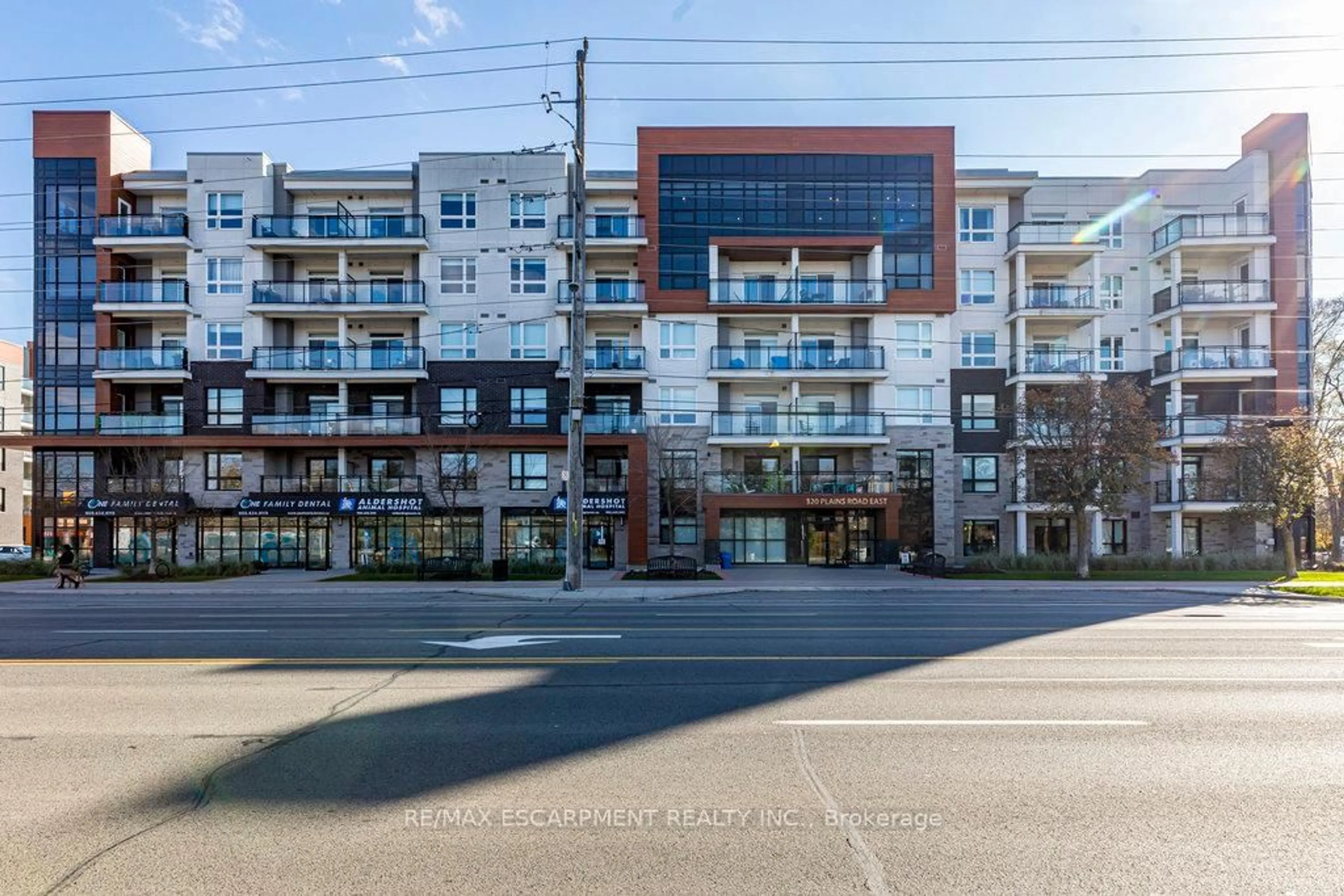 Patio, street for 320 Plains Rd #616, Burlington Ontario L7T 0C1