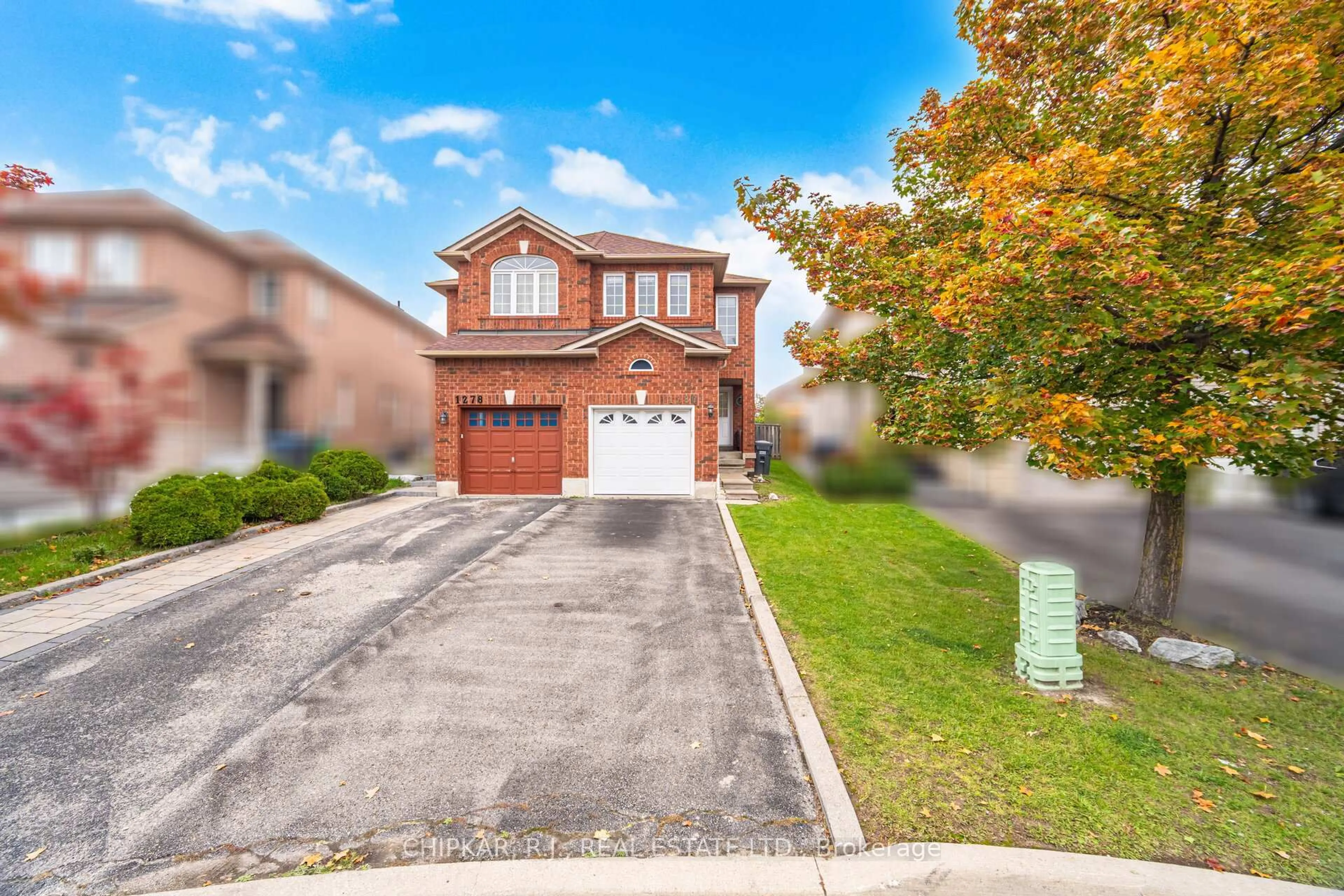 Home with brick exterior material, street for 1280 Foxglove Pl, Mississauga Ontario L5V 2N3