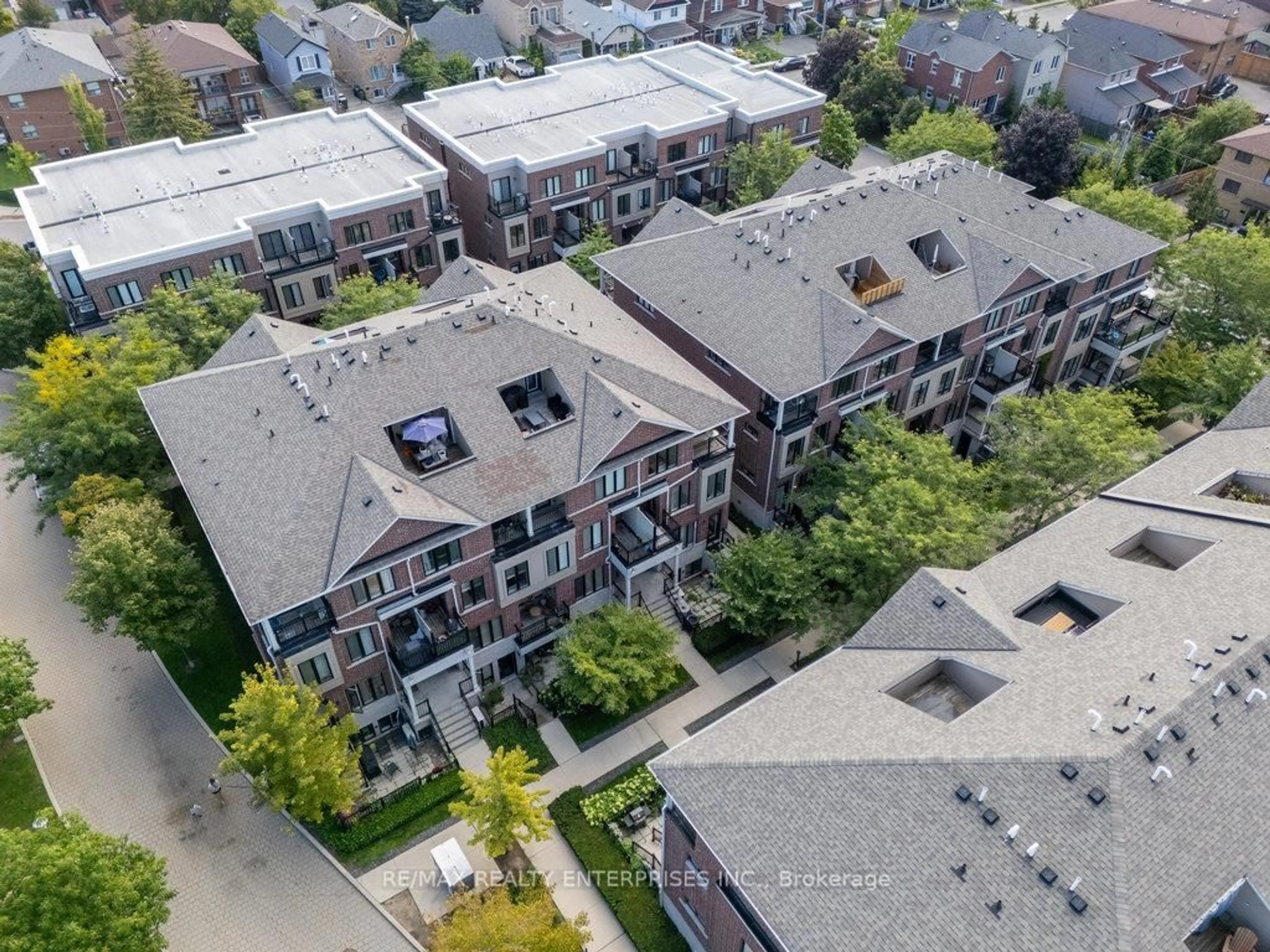 A pic from outside/outdoor area/front of a property/back of a property/a pic from drone, city buildings view from balcony for 130 Twenty Fourth St #71, Toronto Ontario M8V 0B9
