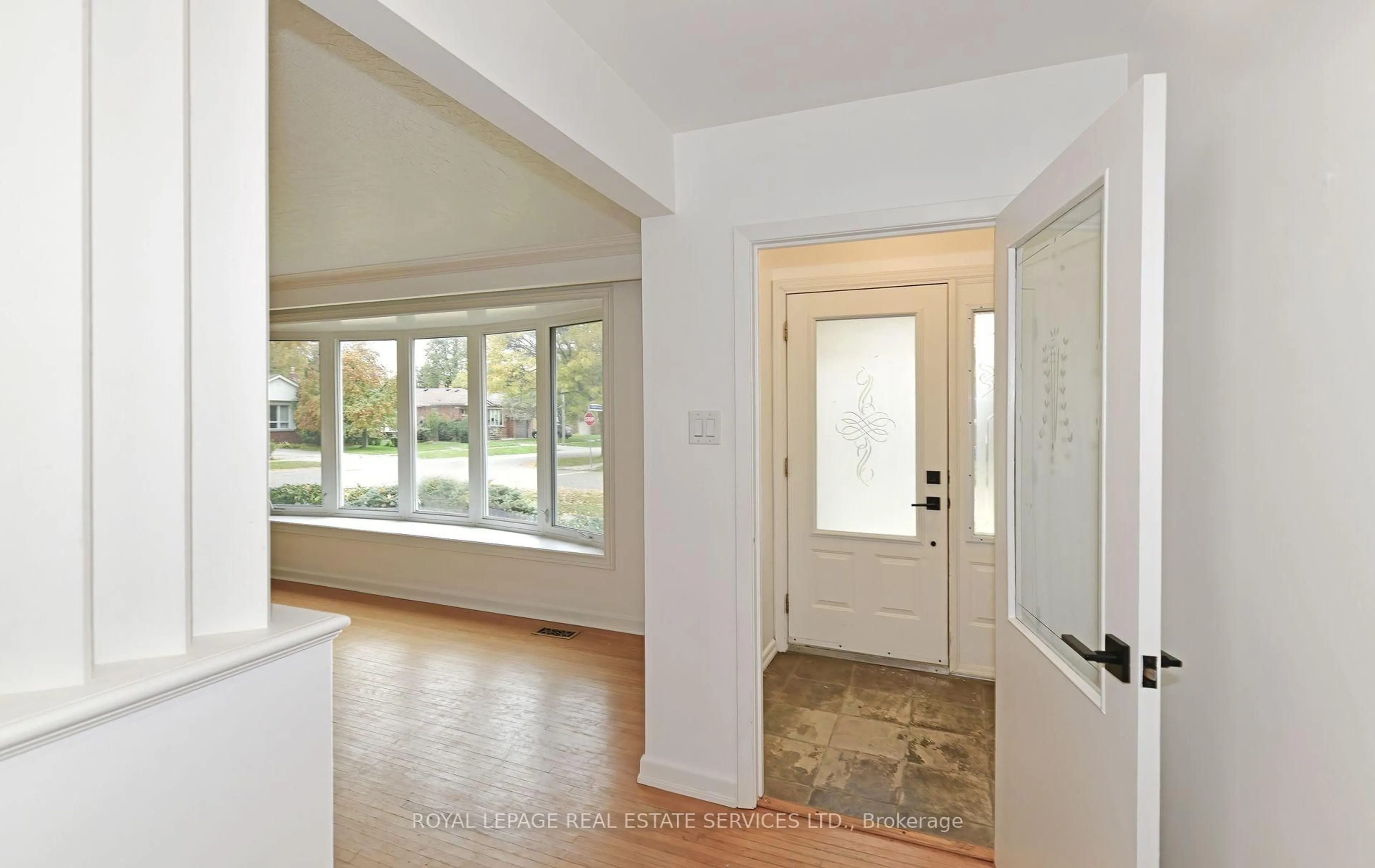 Indoor entryway for 3 Kellogg St, Toronto Ontario M8Z 4C6