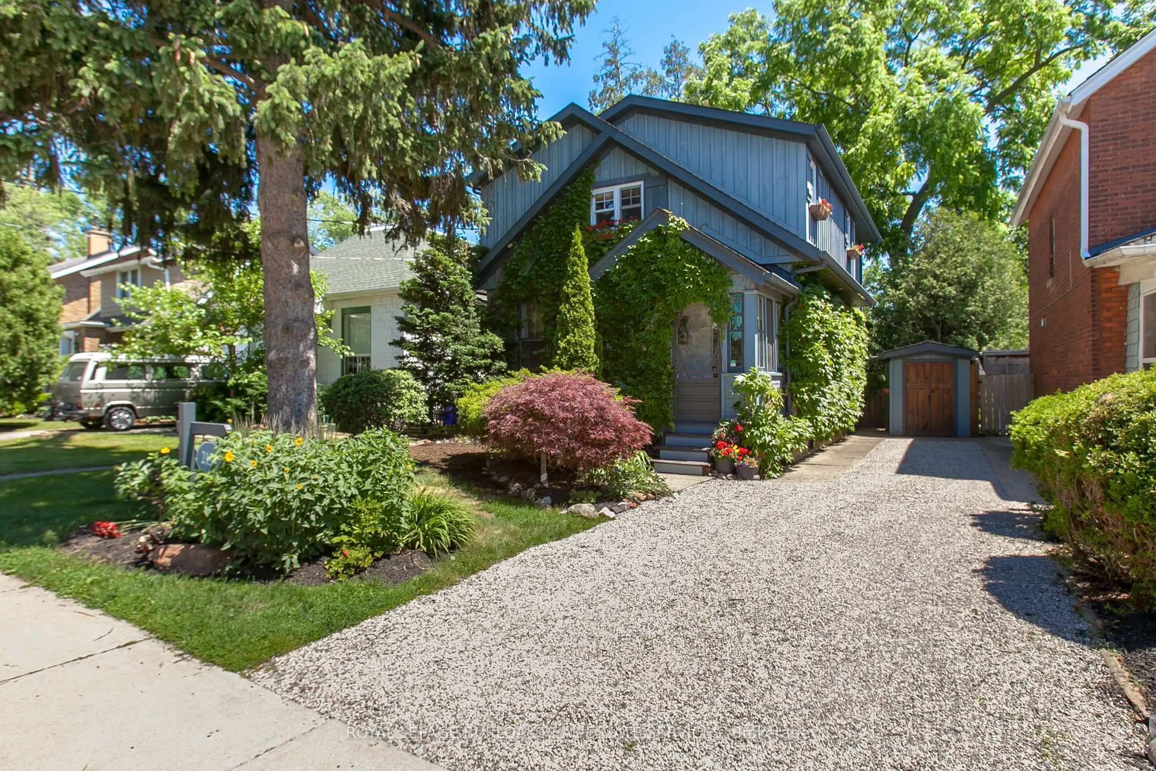 Home with brick exterior material, street for 2154 Caroline St, Burlington Ontario L7R 1M1