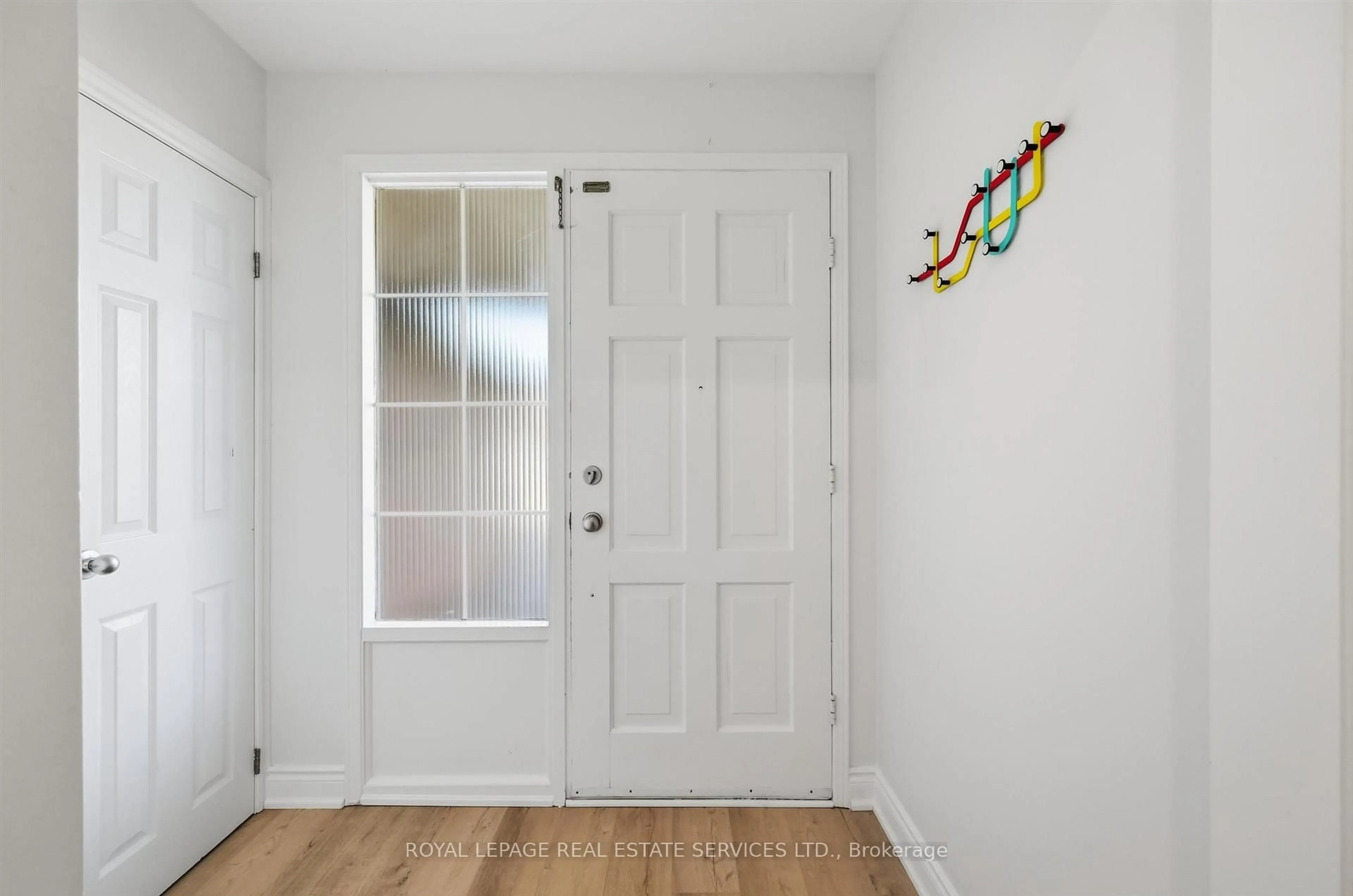 Indoor entryway for 426 Parkridge Cres, Oakville Ontario L6M 1B2