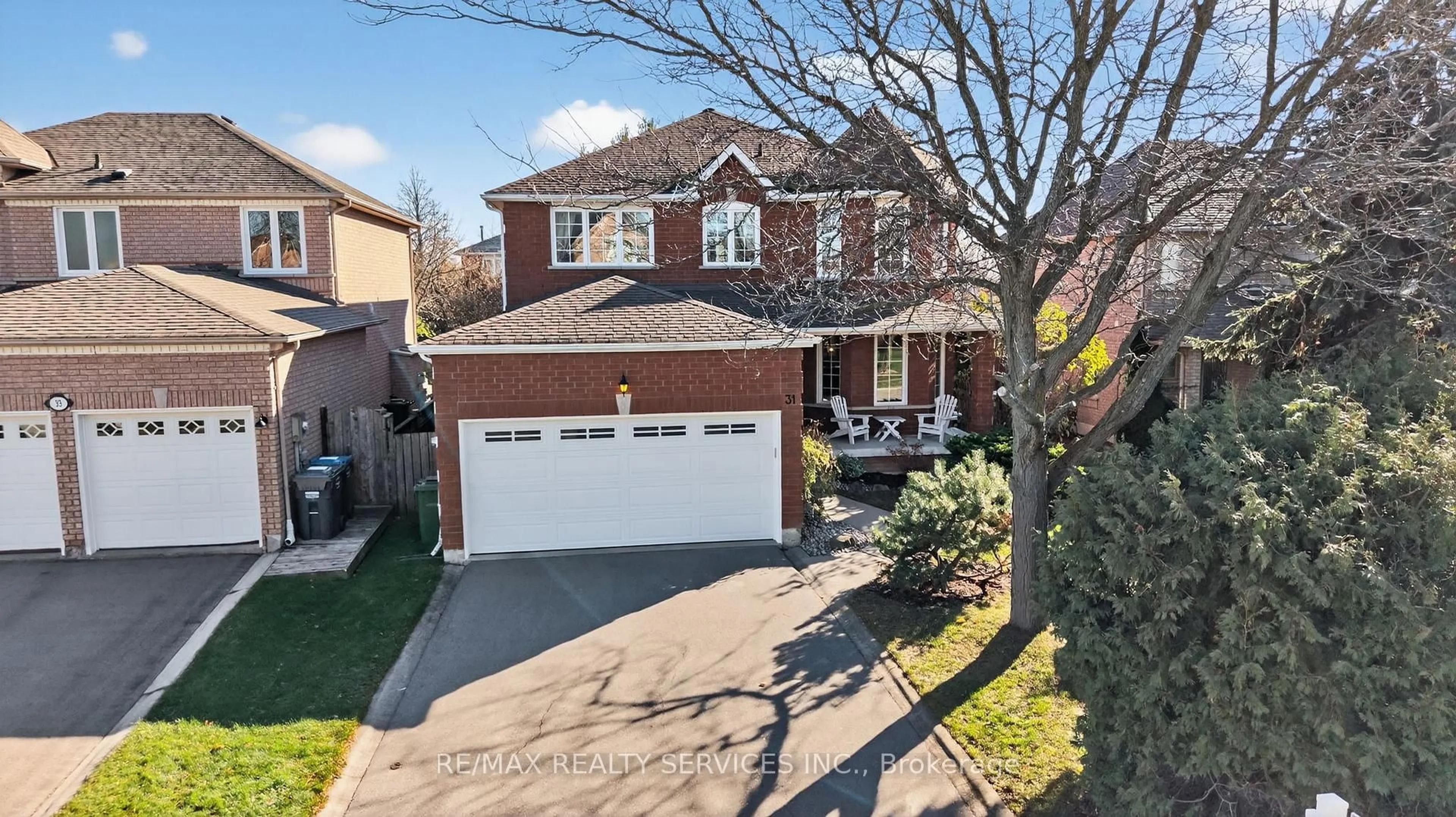 A pic from outside/outdoor area/front of a property/back of a property/a pic from drone, street for 31 Gardenia Way, Caledon Ontario L7C 1B1