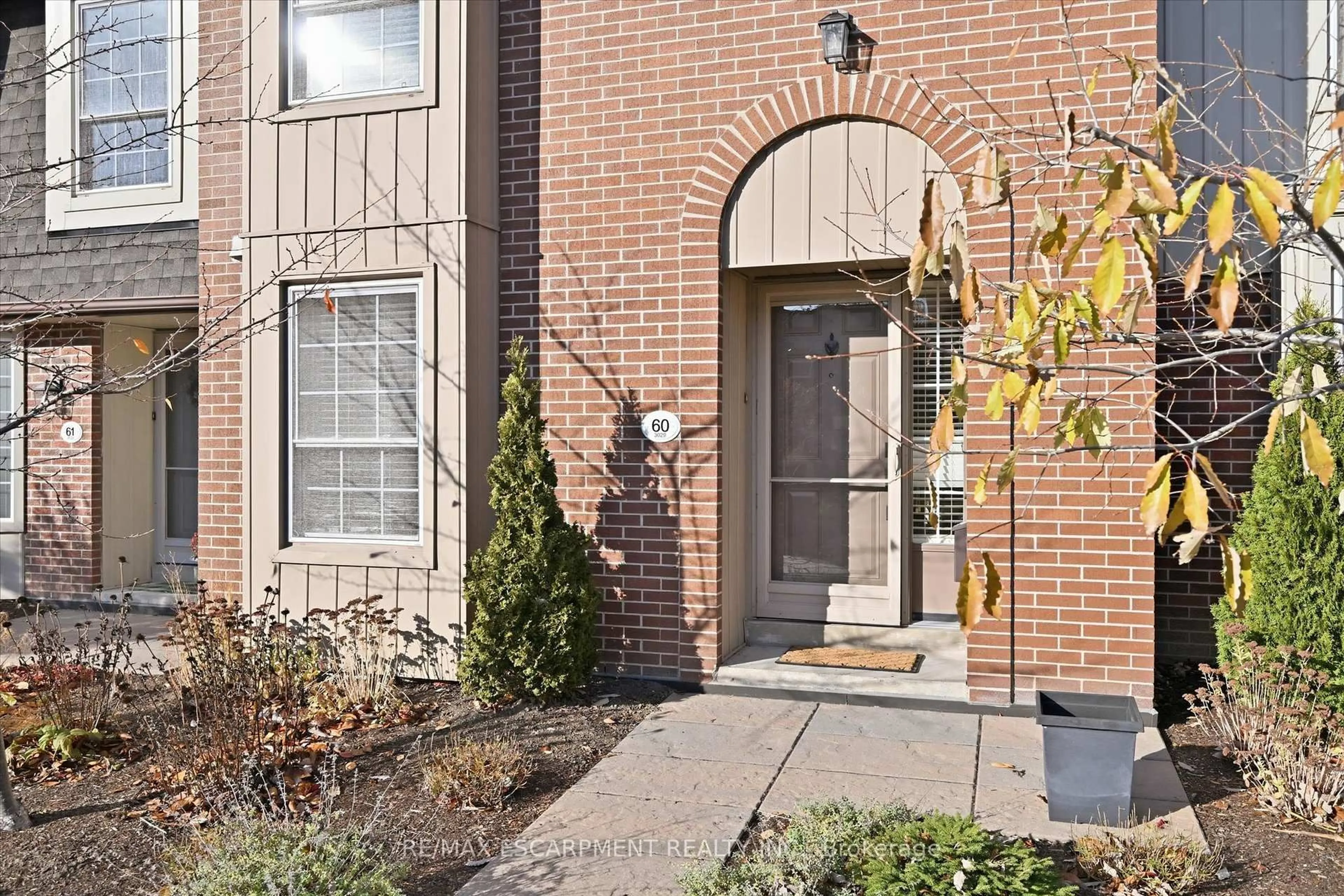 Home with brick exterior material, street for 3029 Glencrest Rd #60, Burlington Ontario L7N 3K1